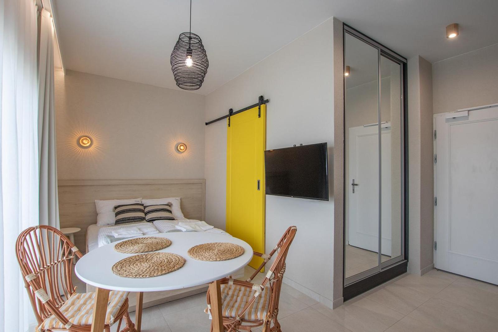 Apartment with Balcony photo 1