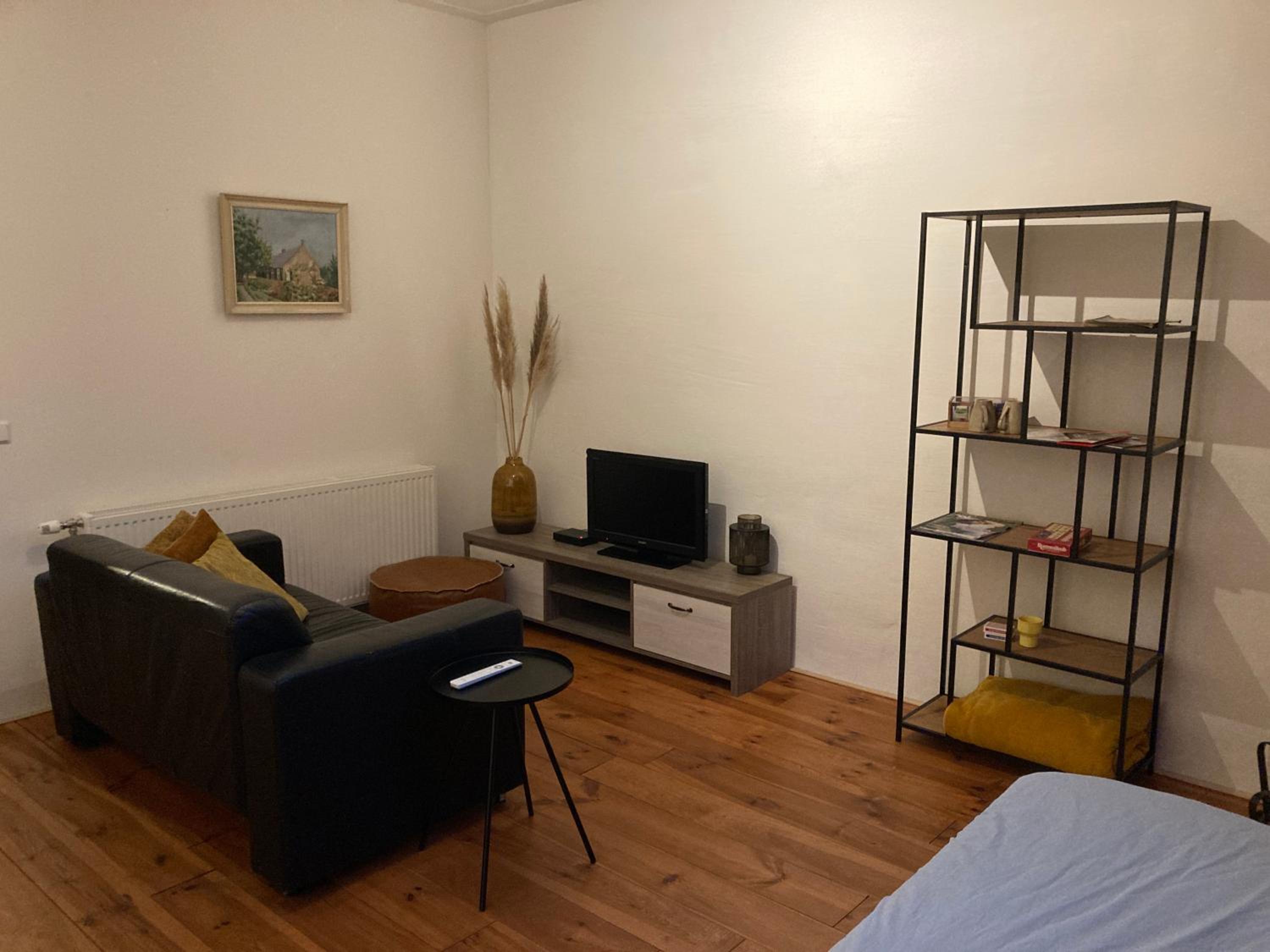 Double Room with Private Bathroom - Photo 6