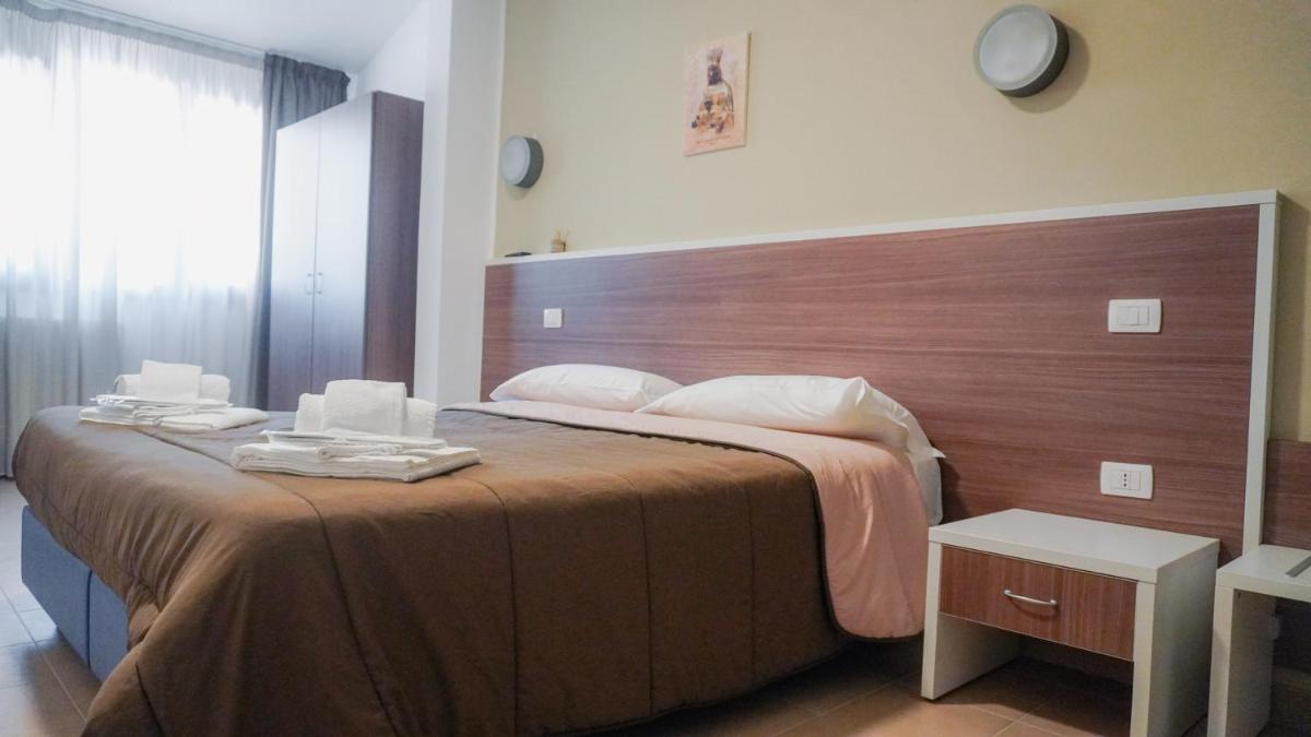 Double or Twin Room with Private Bathroom photo 1