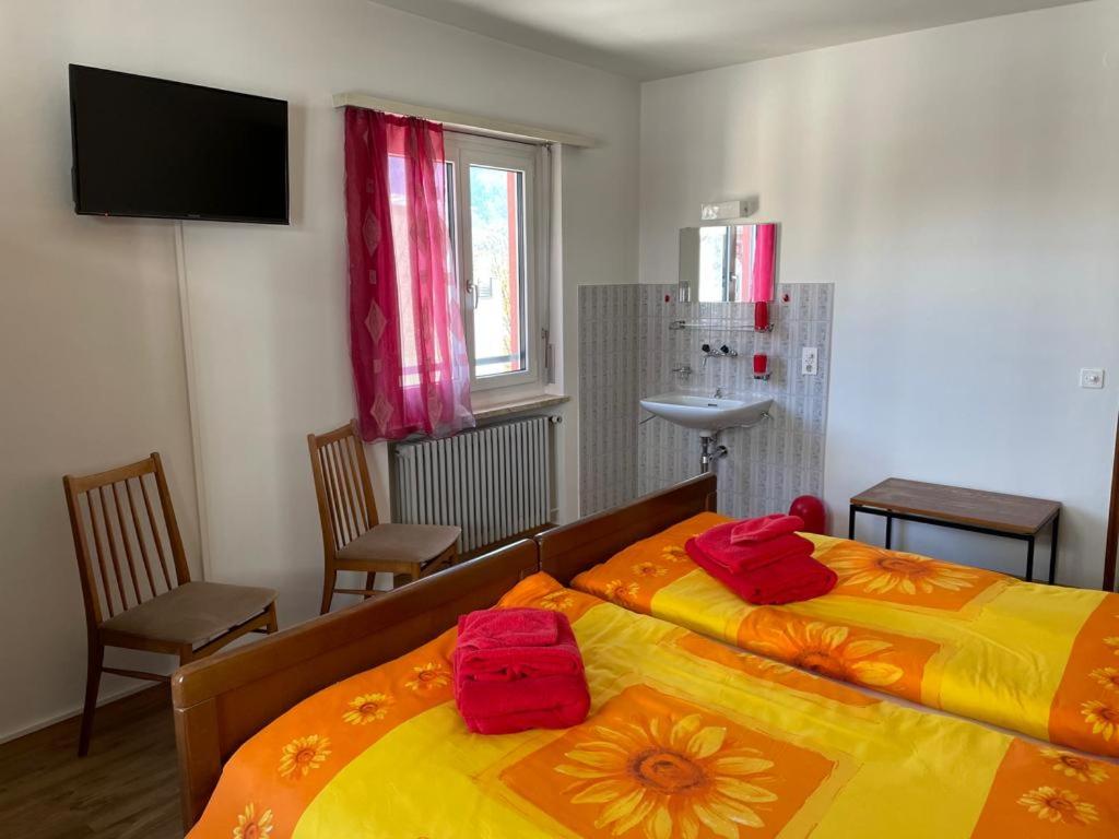Double or Twin Room with Shared Bathroom photo 1