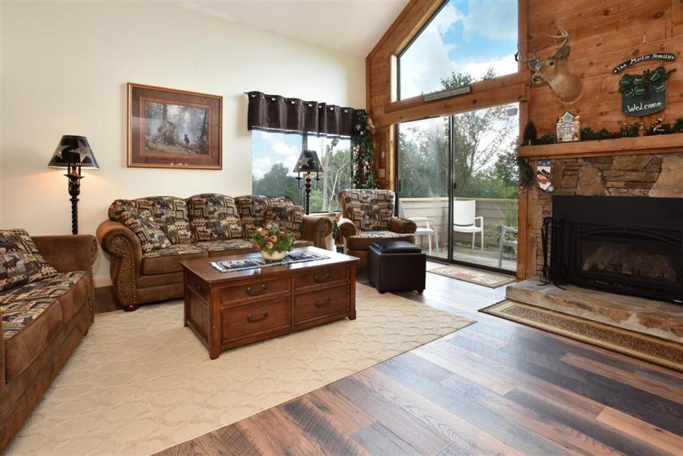 Three-Bedroom Apartment photo 1