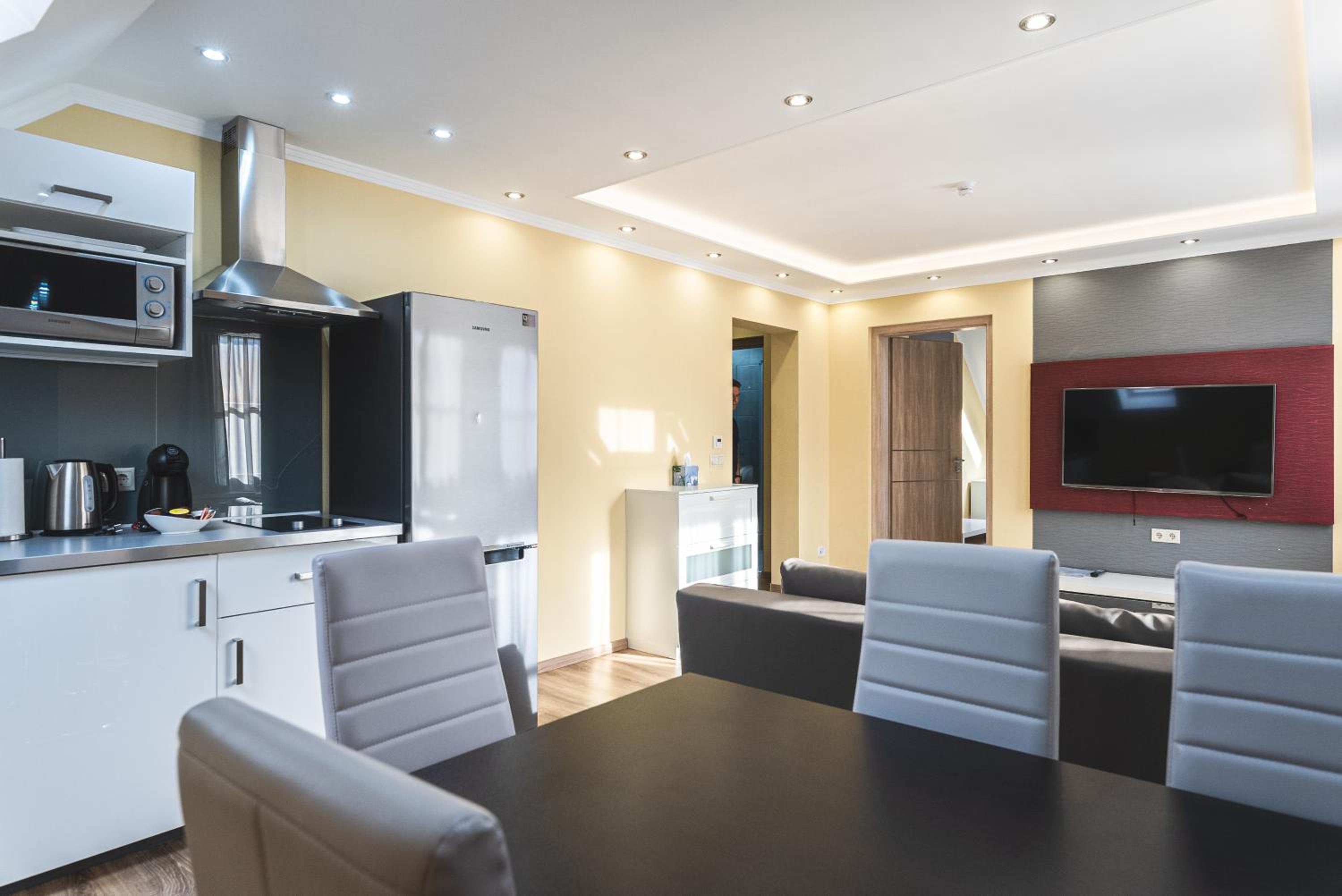 Deluxe Family Apartment photo 2