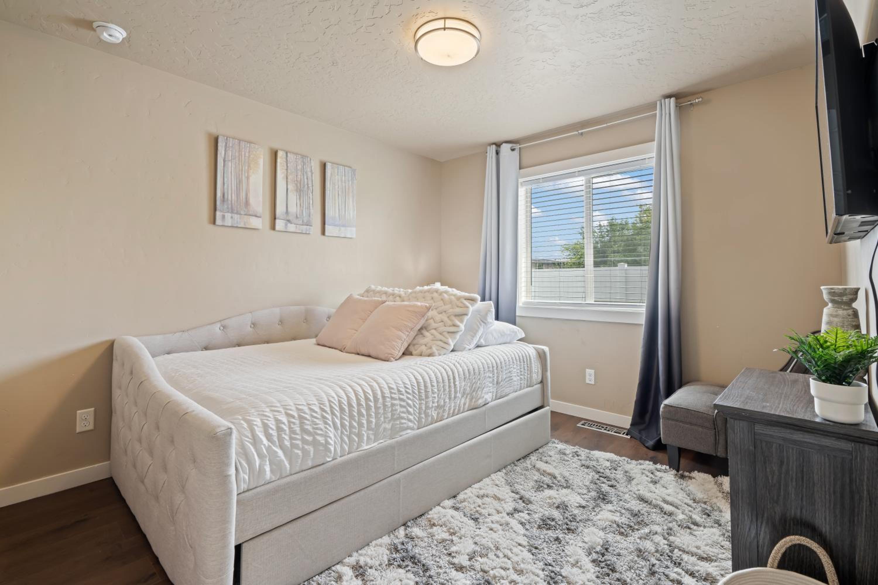Two-Bedroom House photo 3