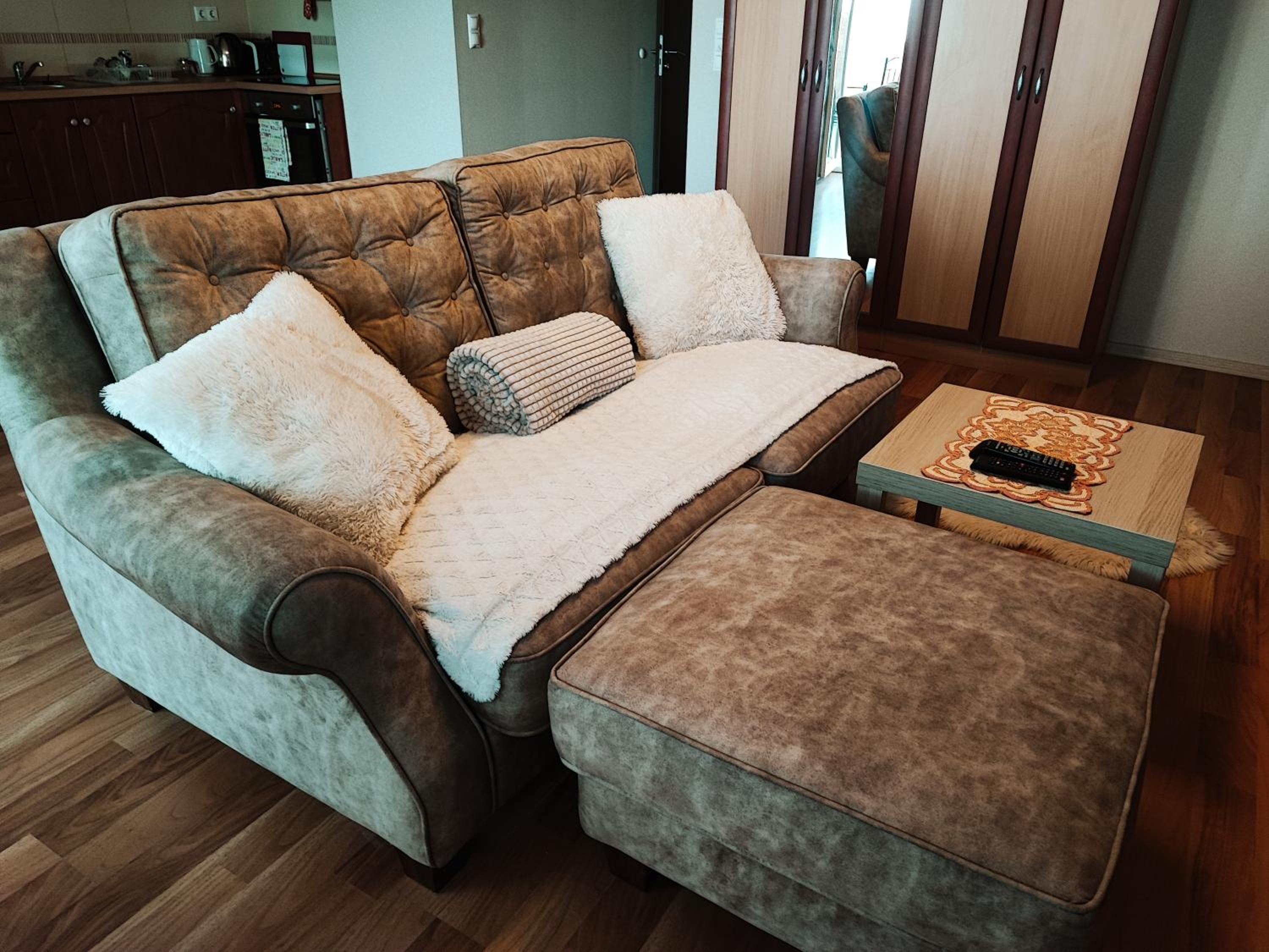 Two-Bedroom Apartment with Lake View - Photo 38