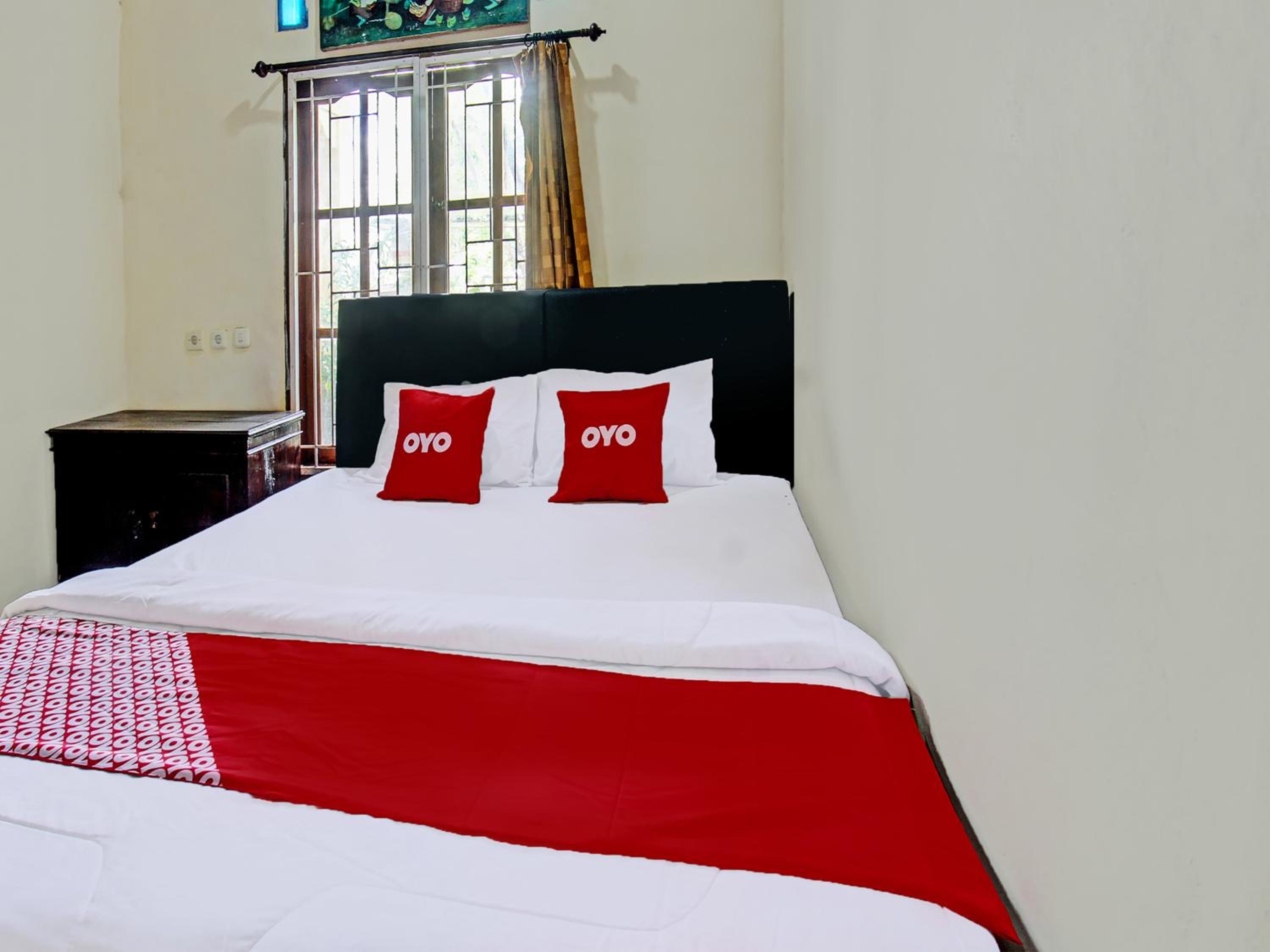 Deluxe Double Room - Photo 10