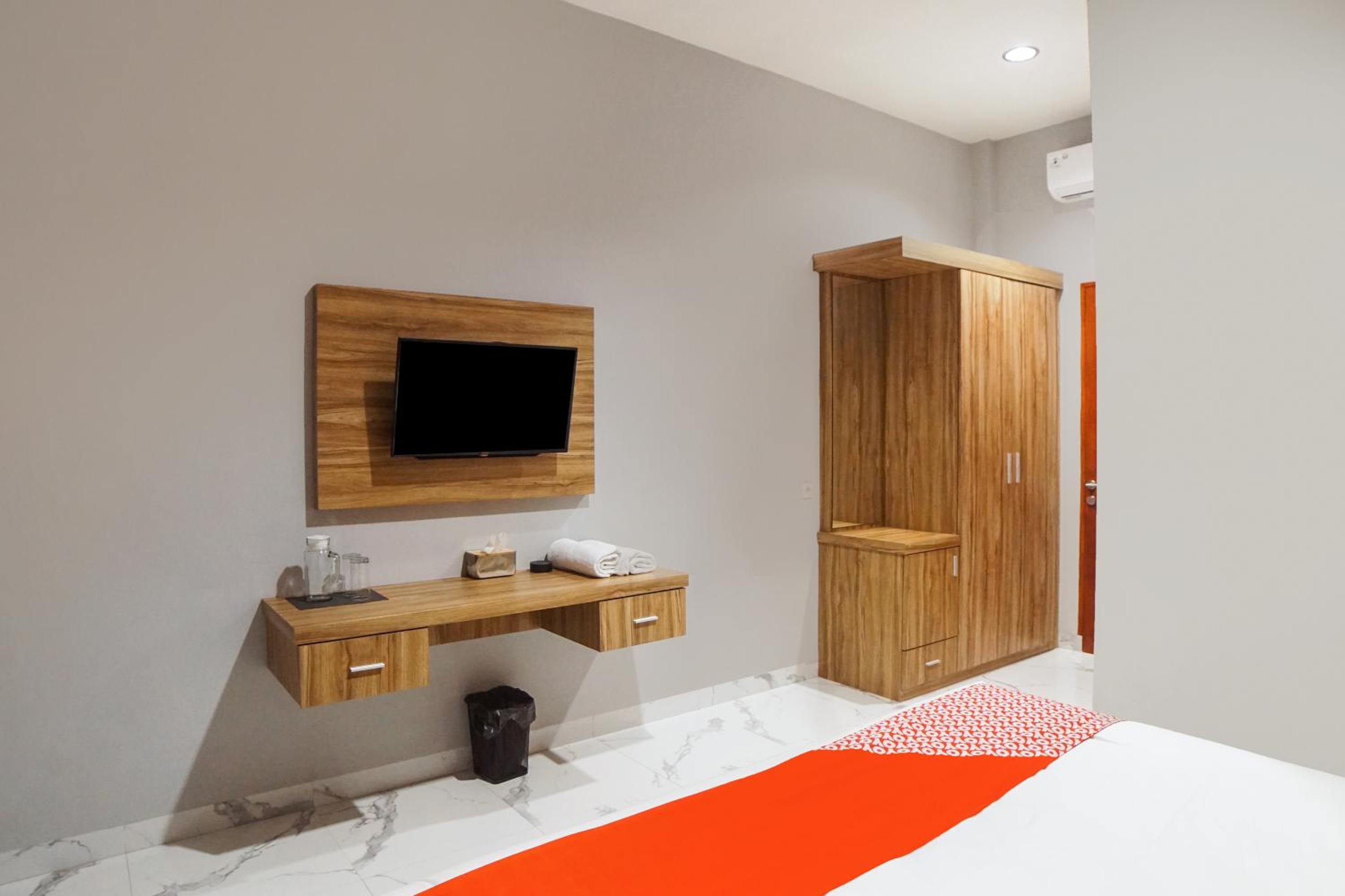 Deluxe Double Room - Photo 8