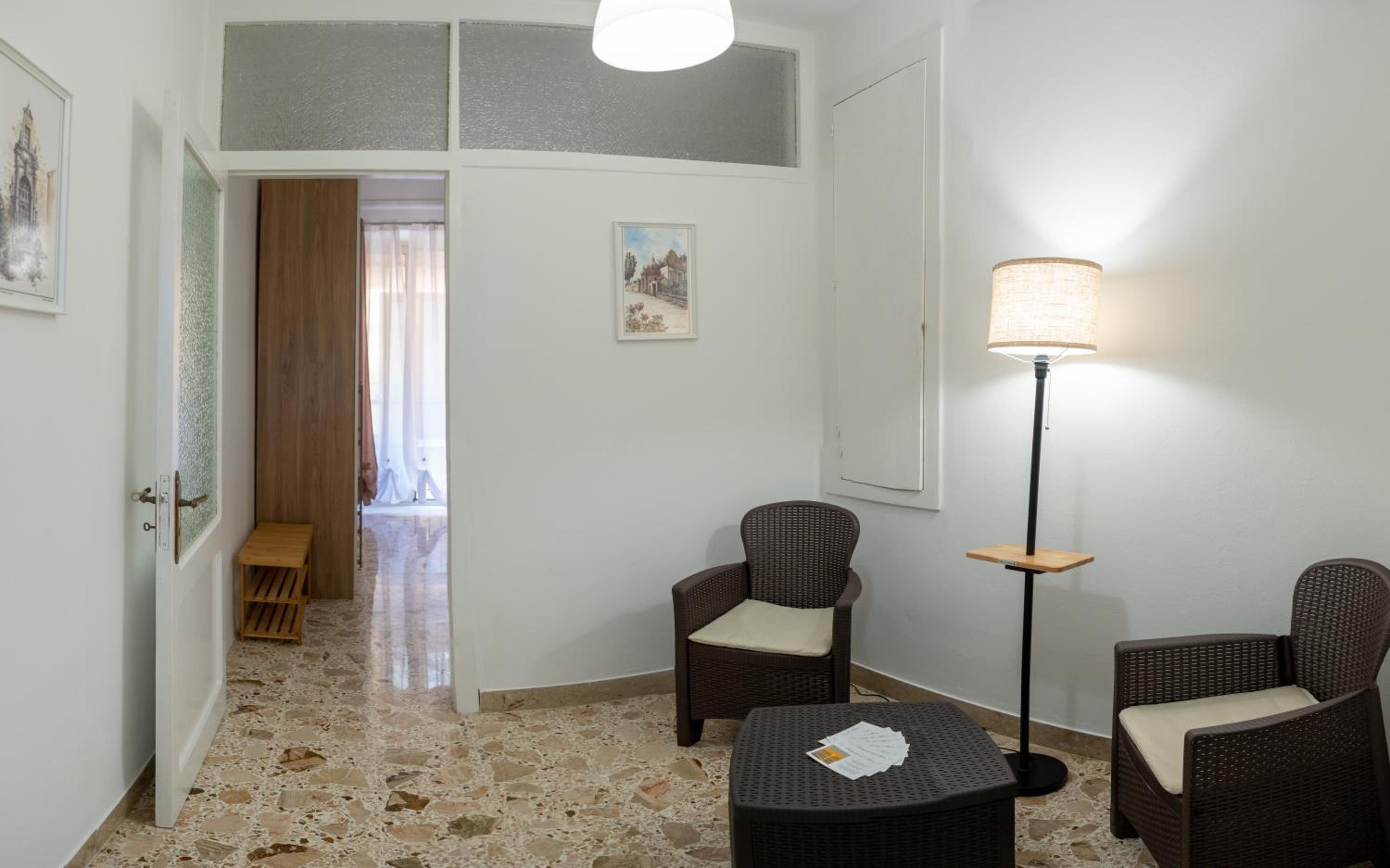 One-Bedroom Apartment photo 1