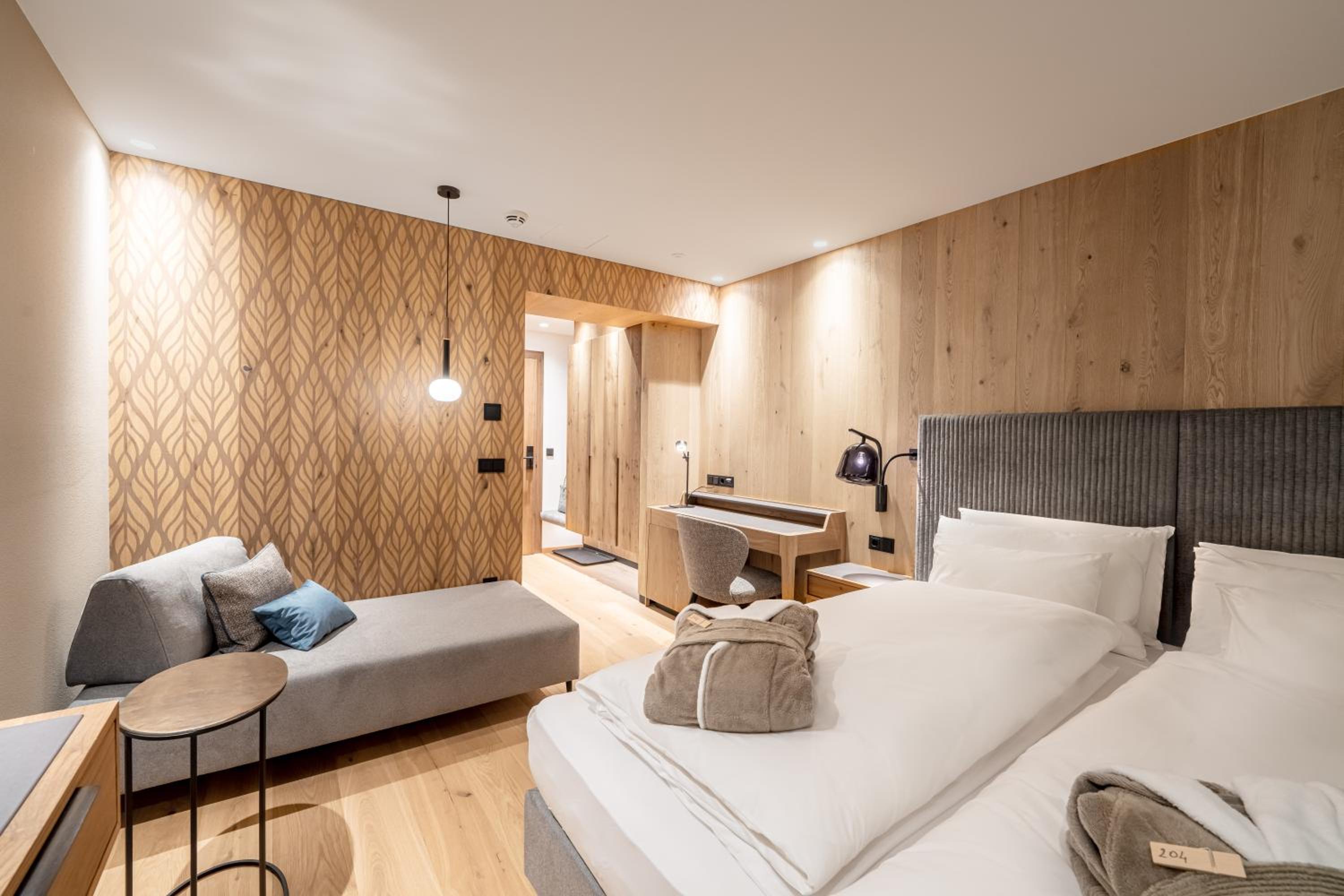 Deluxe Double or Twin Room photo 2