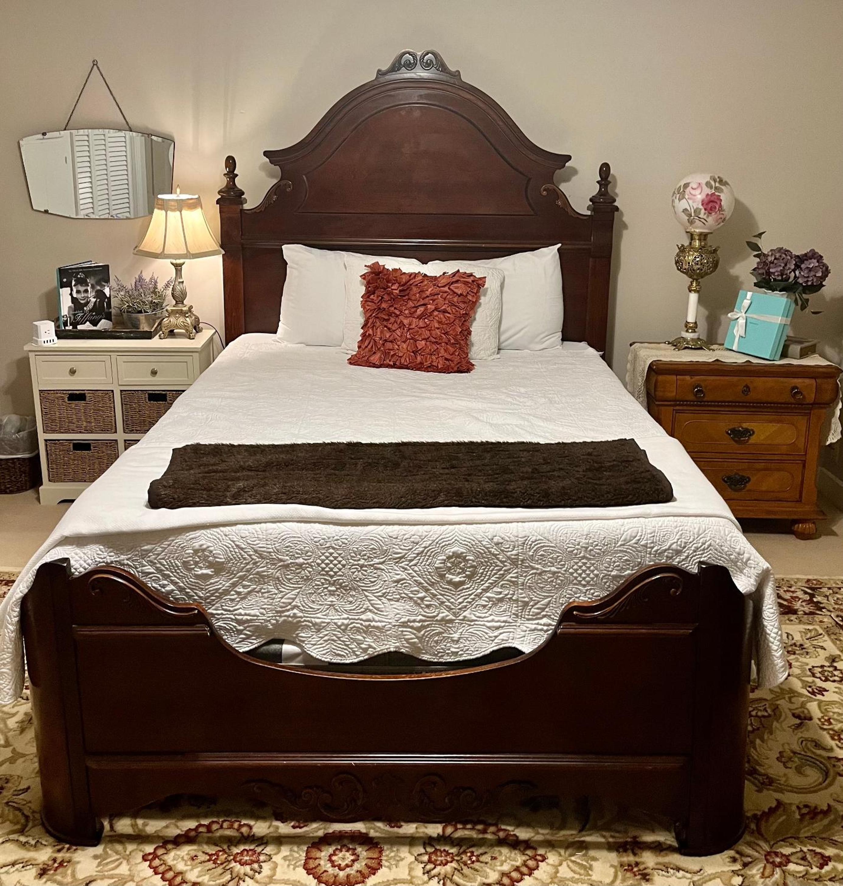 Deluxe Queen Suite - Photo 25