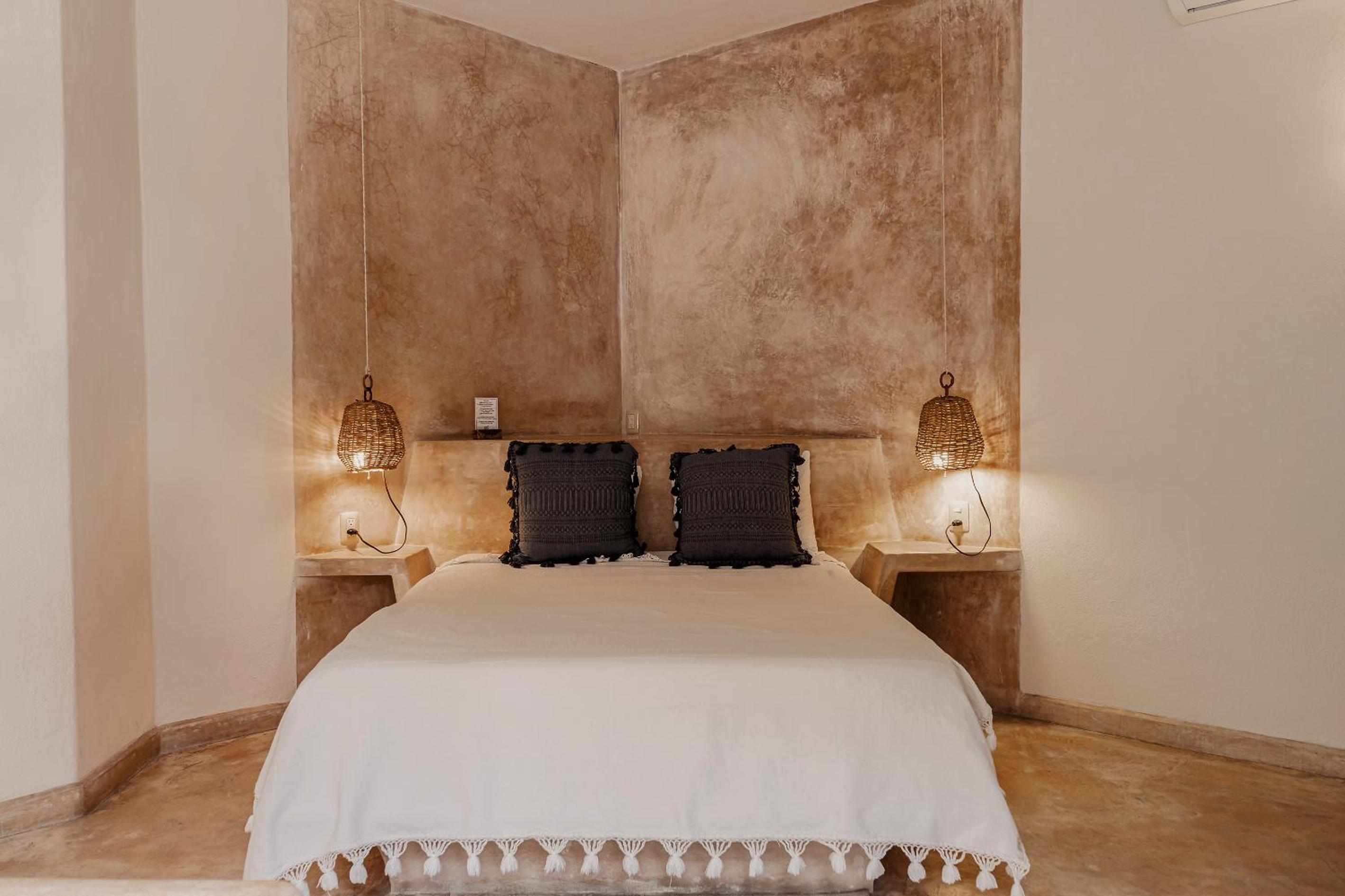Standard Double Room - Photo 7