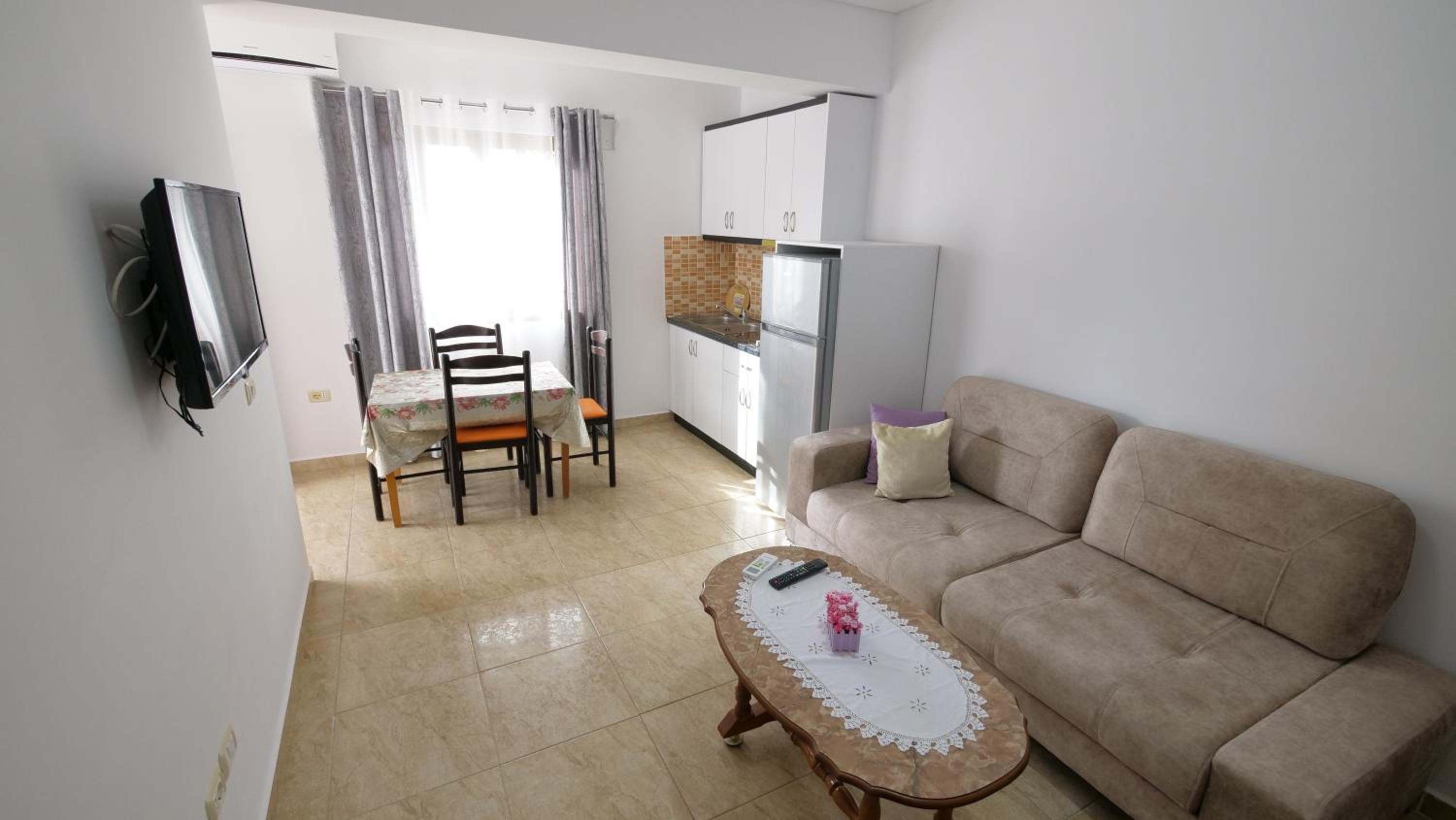 Studio Apartment photo 2