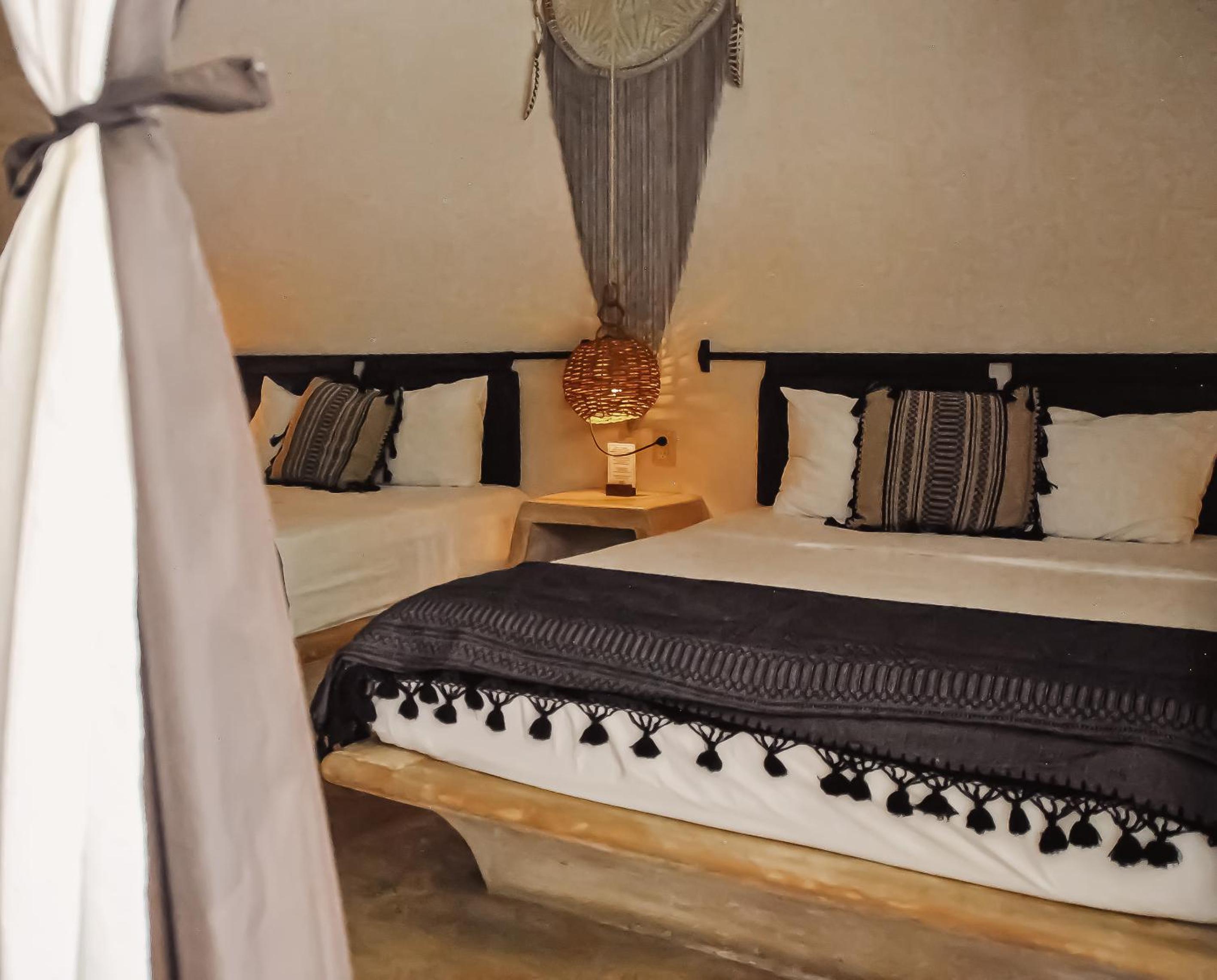 Superior Suite - Photo 11