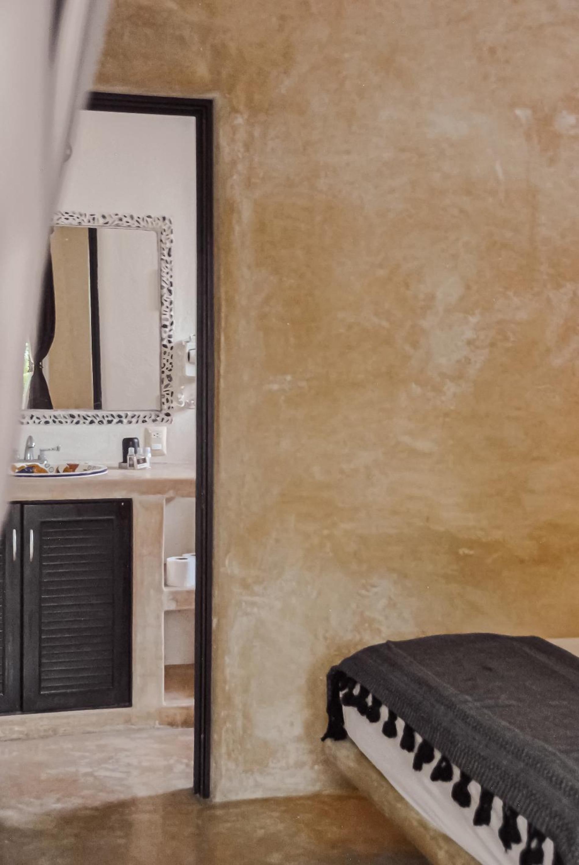 Superior Suite - Photo 8