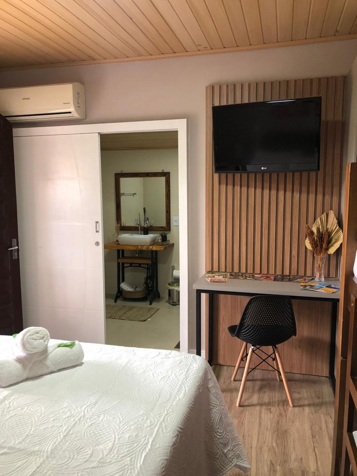 Suite - Photo 7