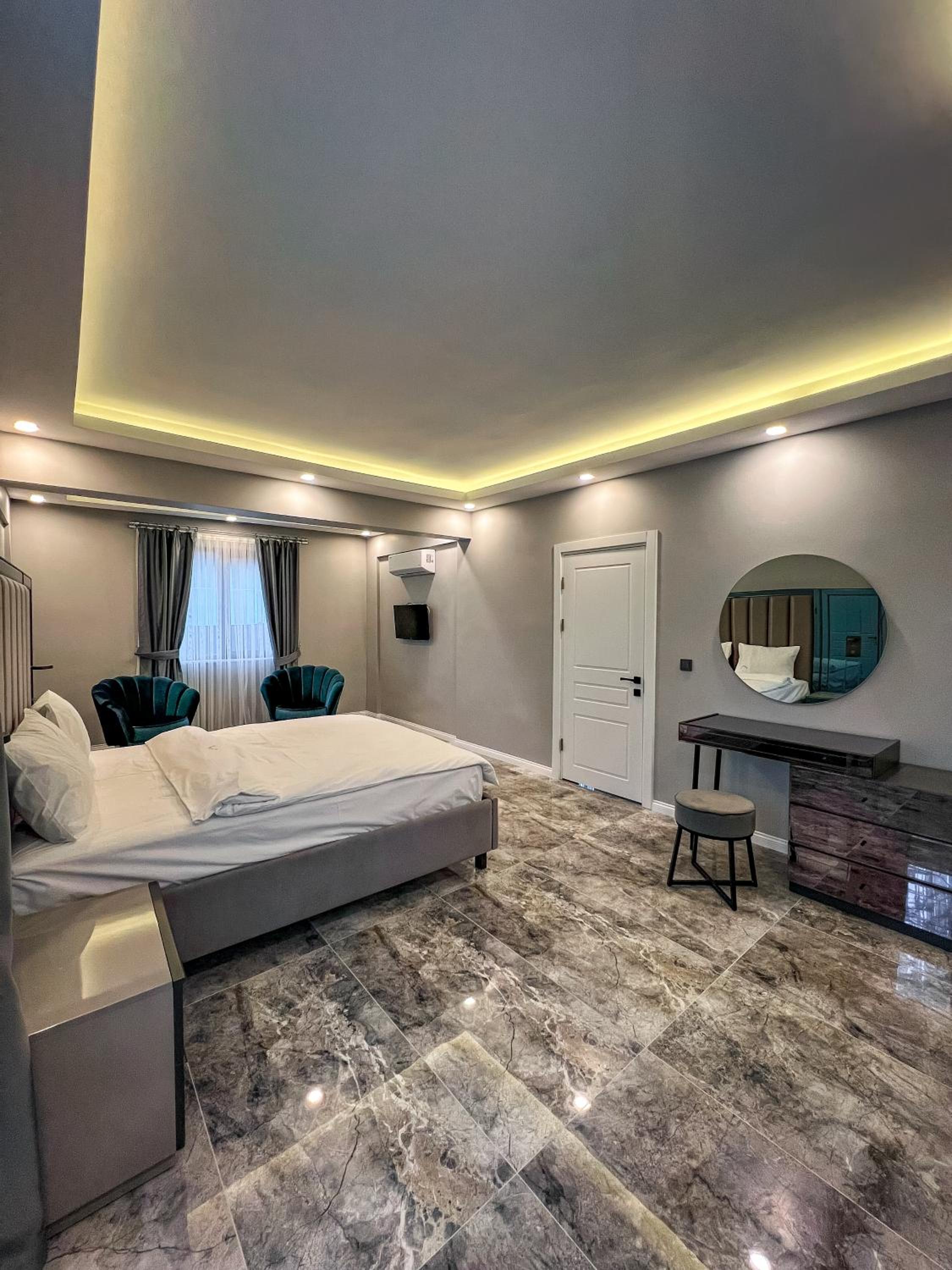 Villa photo 1