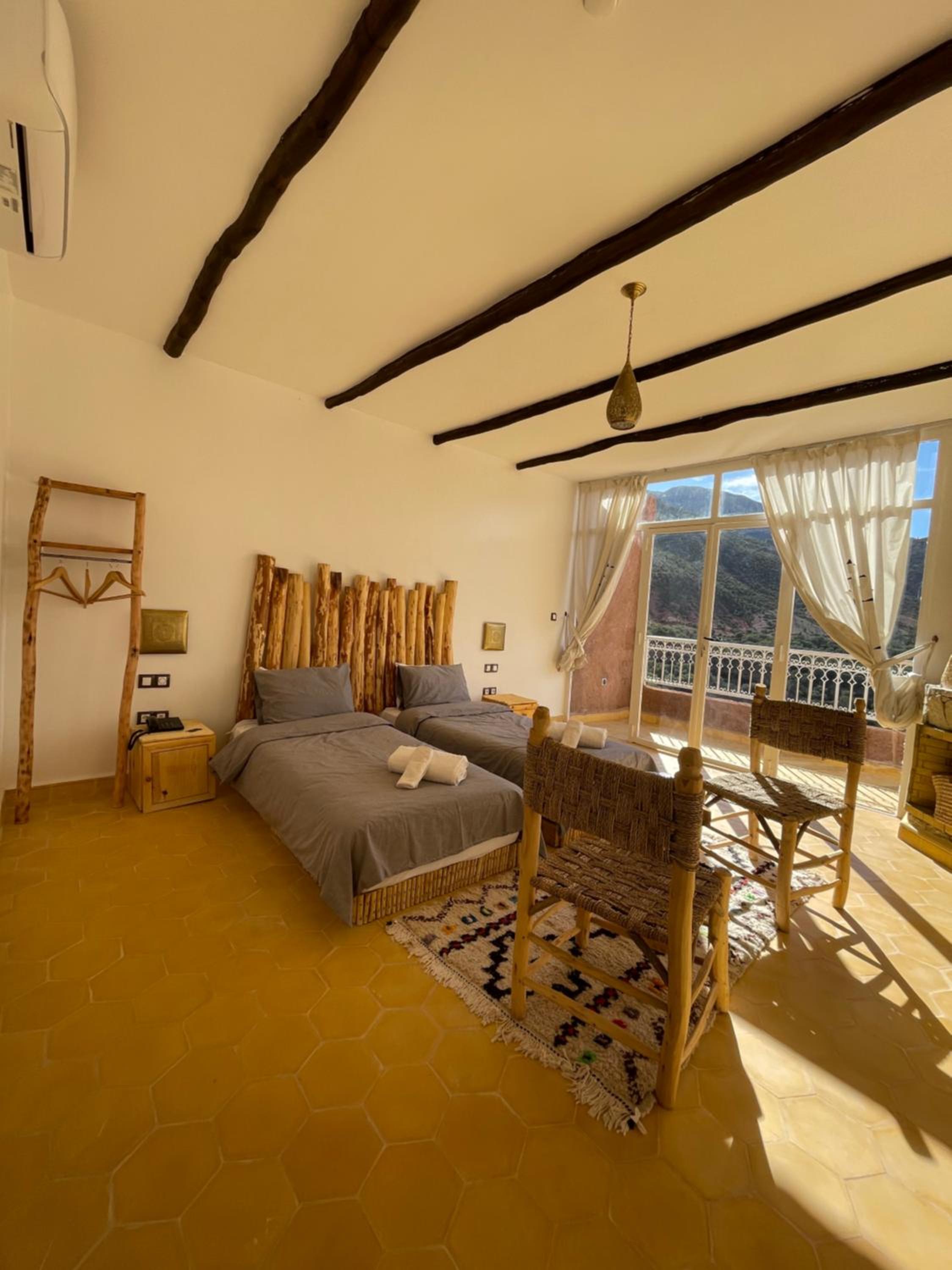Double Room with Mountain View - Photo 3