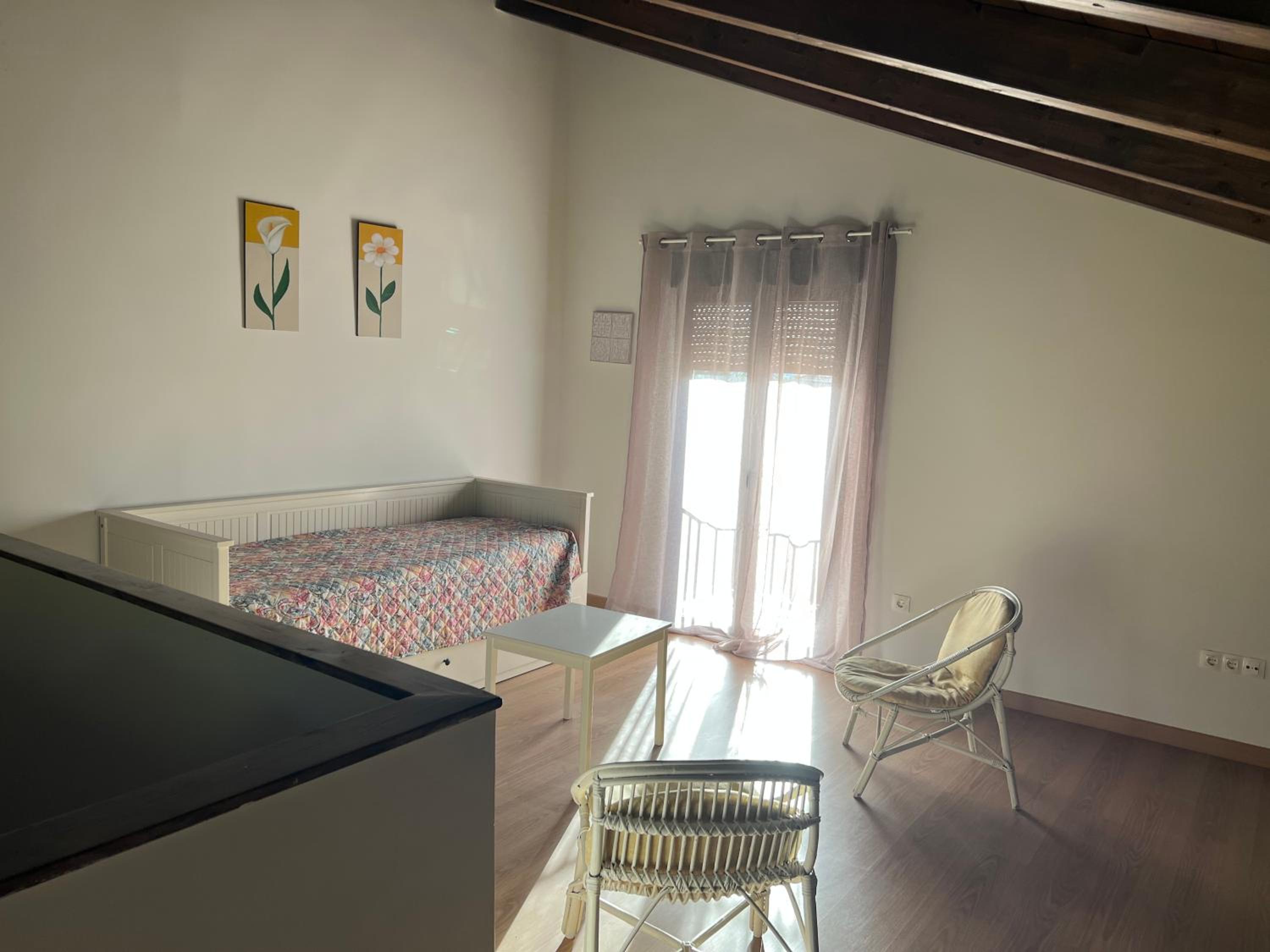 Casa de cuatro habitaciones