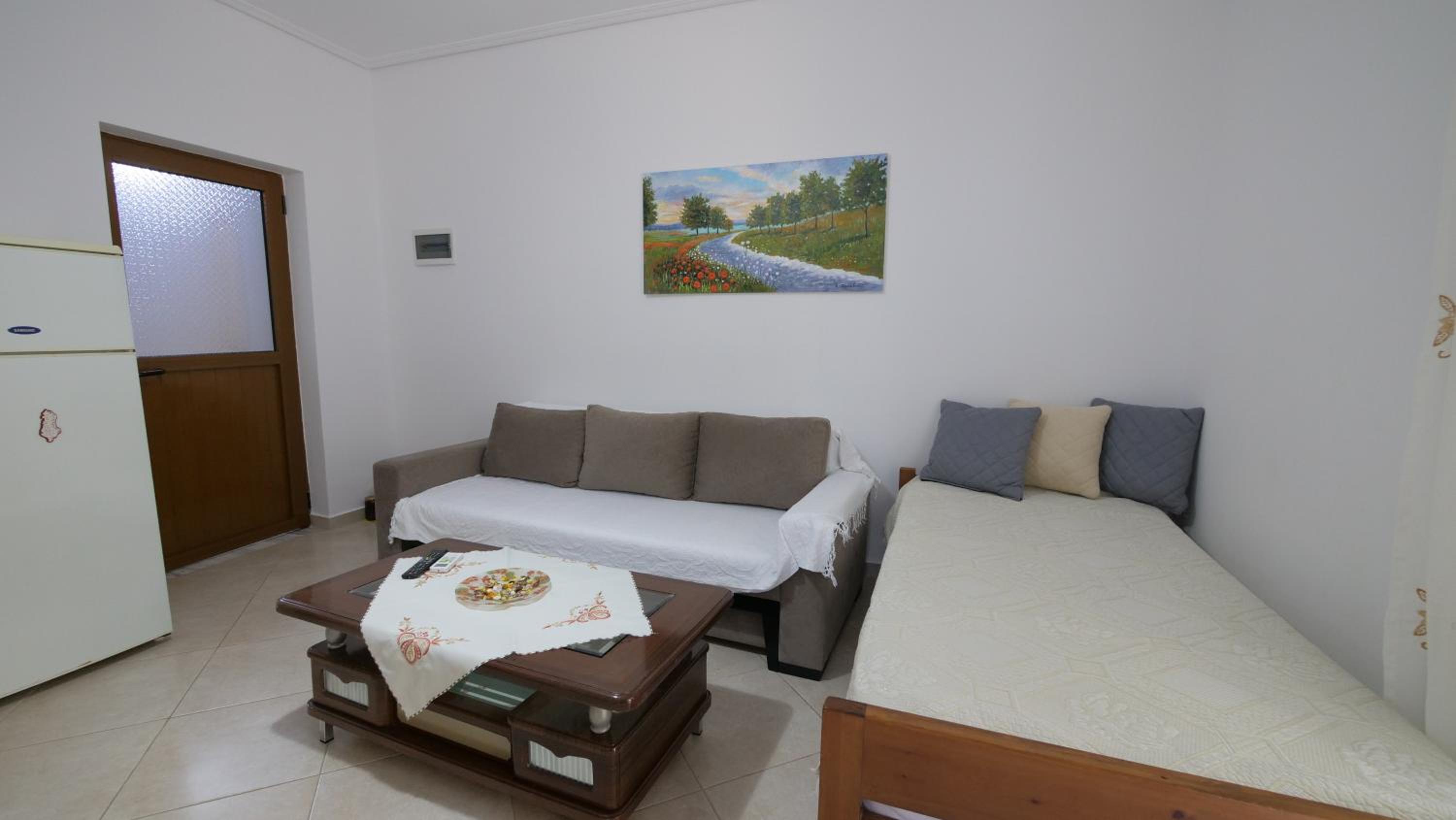 Studio Apartment photo 2