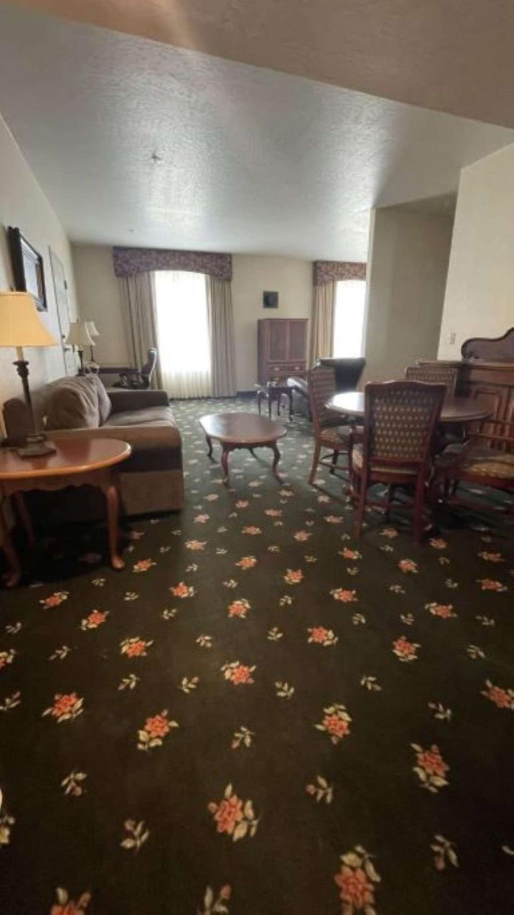 Two-Room Suite with One King Bed and One Queen Bed - Non-Smoking - Photo 1