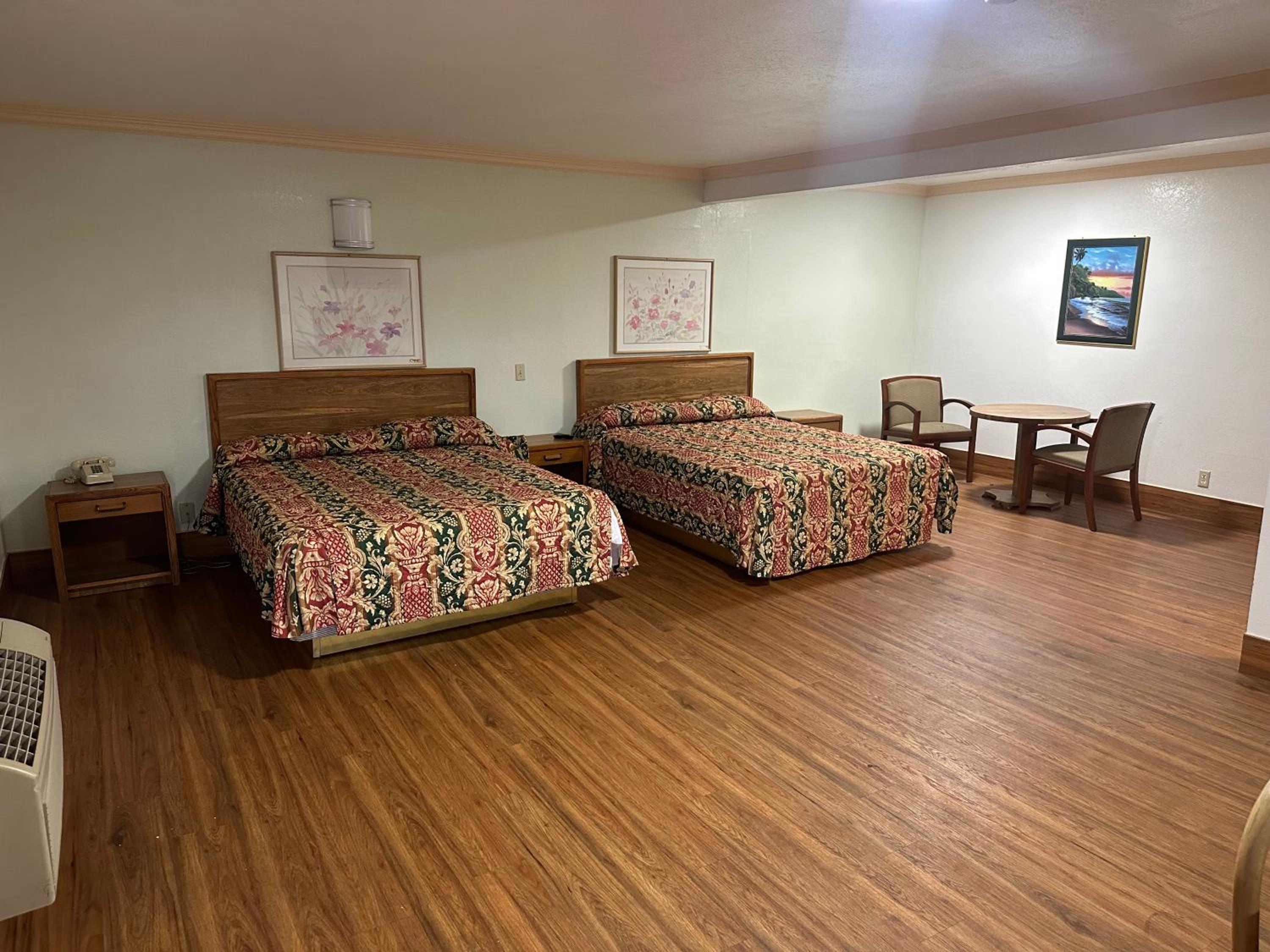 Queen Room with Two Queen Beds - Photo 1