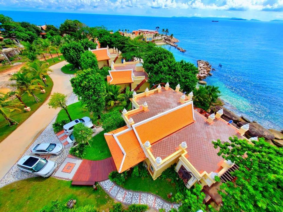 Two-Bedroom Villa photo 2