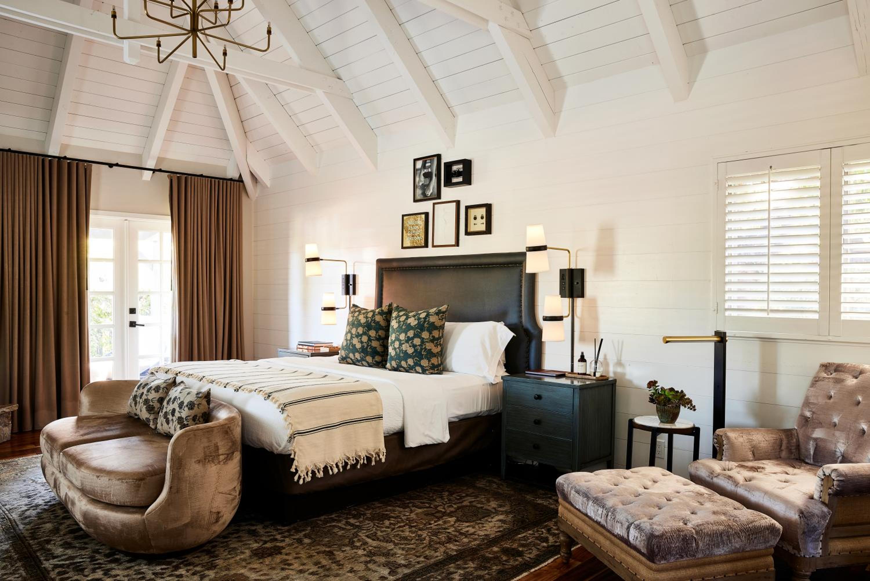The Vintage Estate Bungalow King with Private Patio