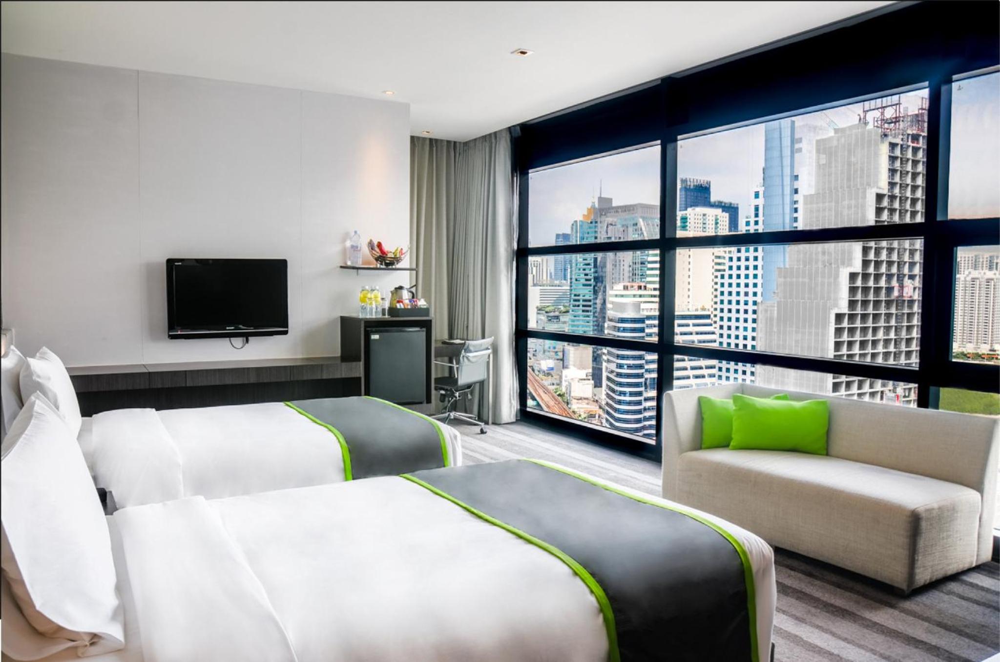 Standard Twin Room with City View - High Floor thumbnail 6