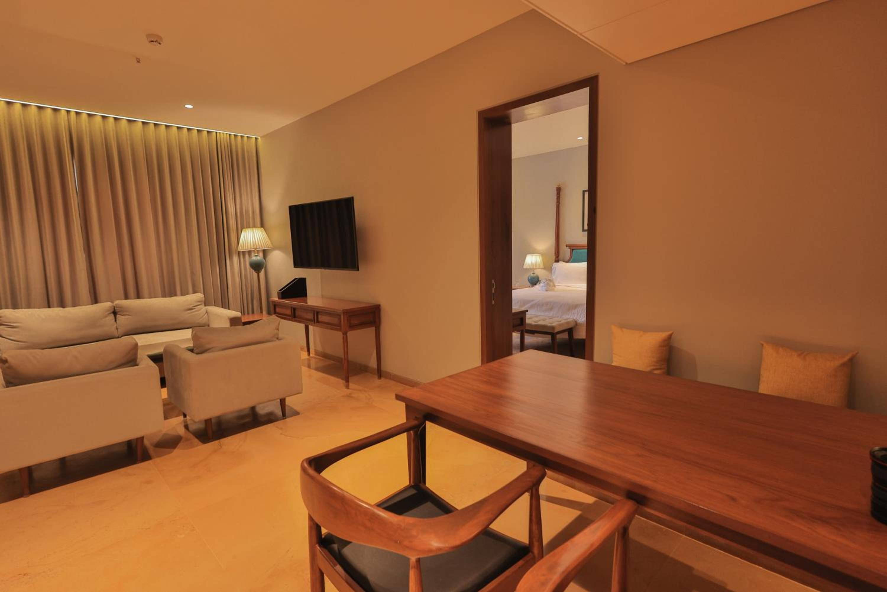 Suite - Photo 3