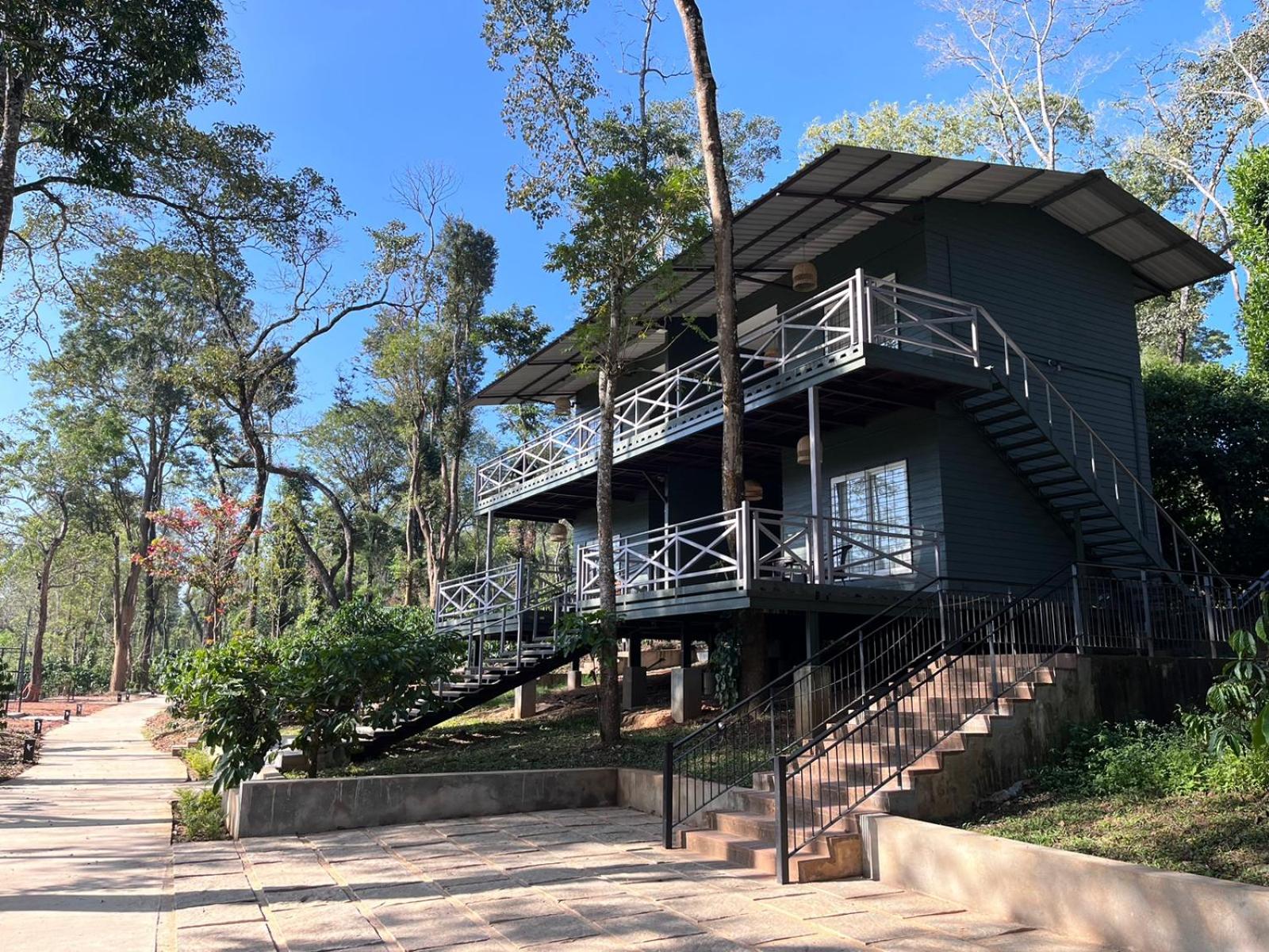 Tamarind Canopy Luxe Cabin - Photo 16