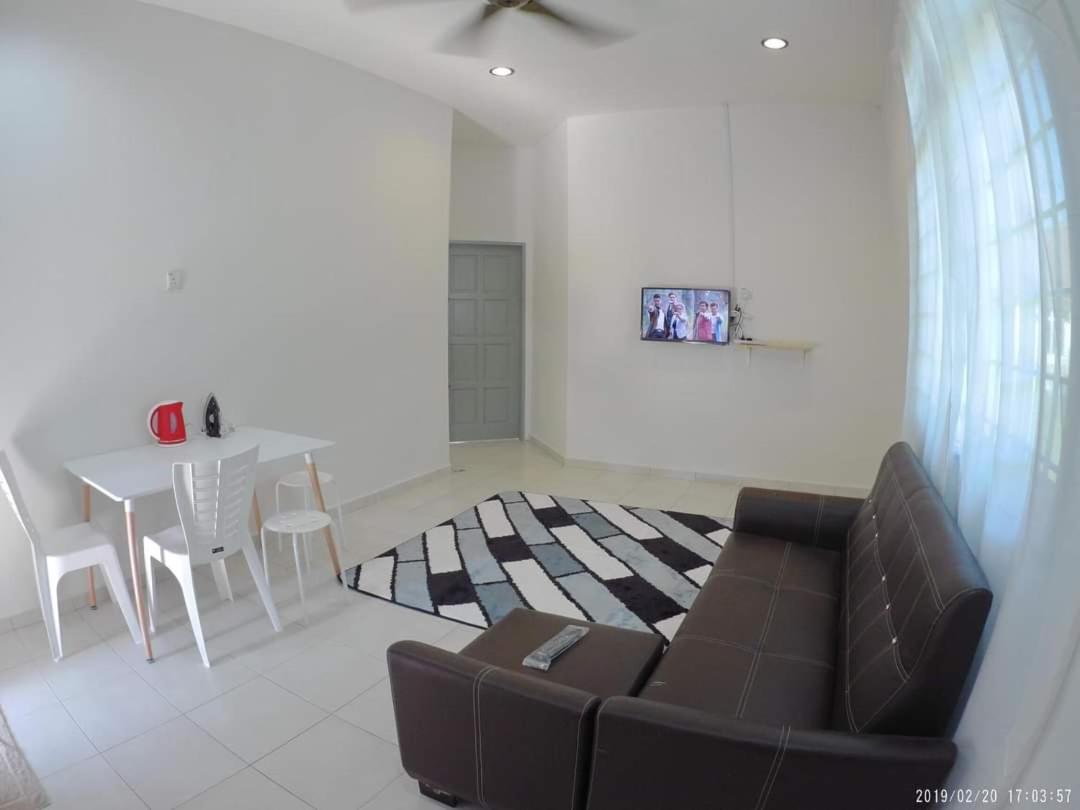 One-Bedroom House photo 1