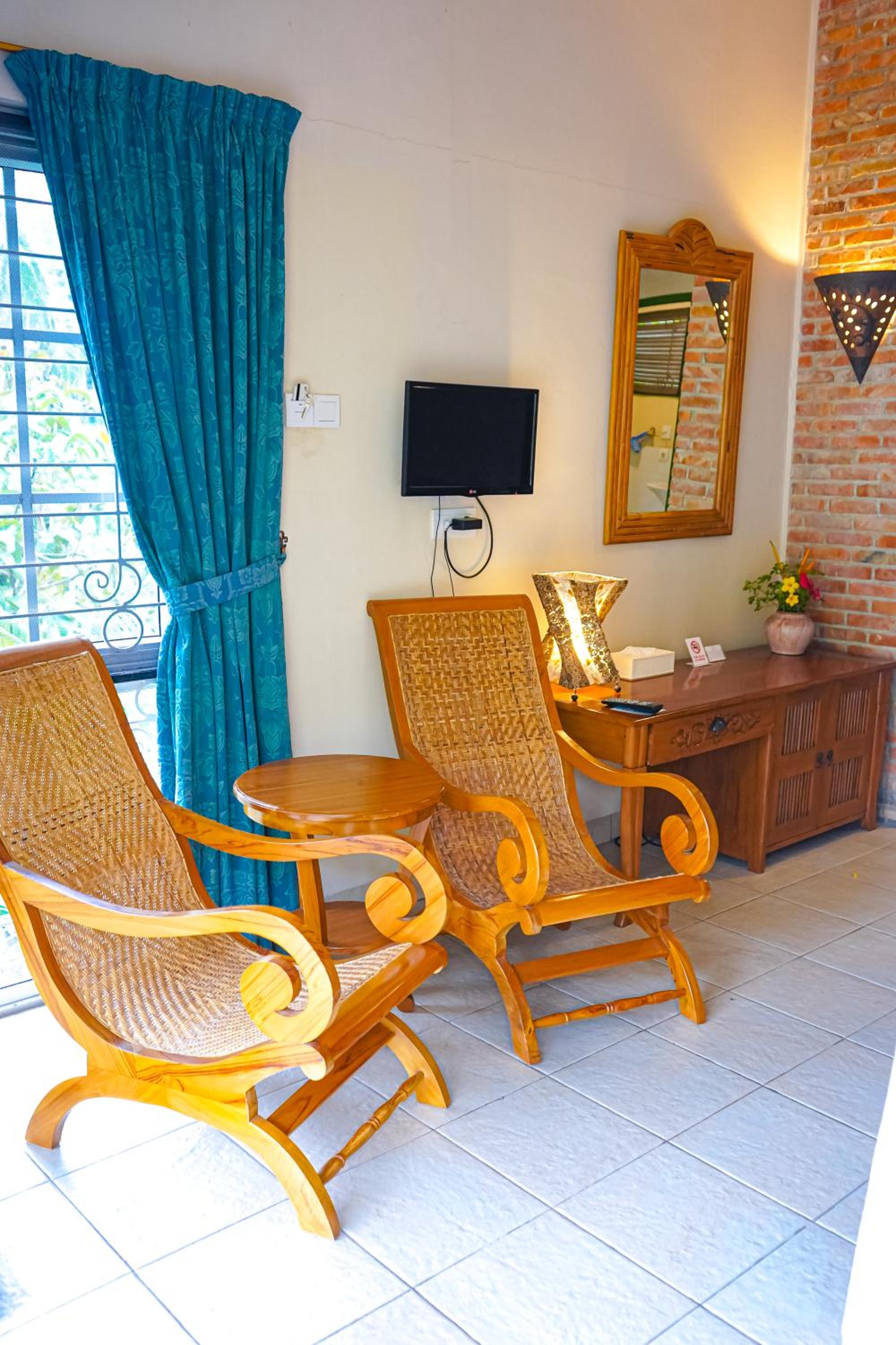 Honeymoon Suite - Photo 6