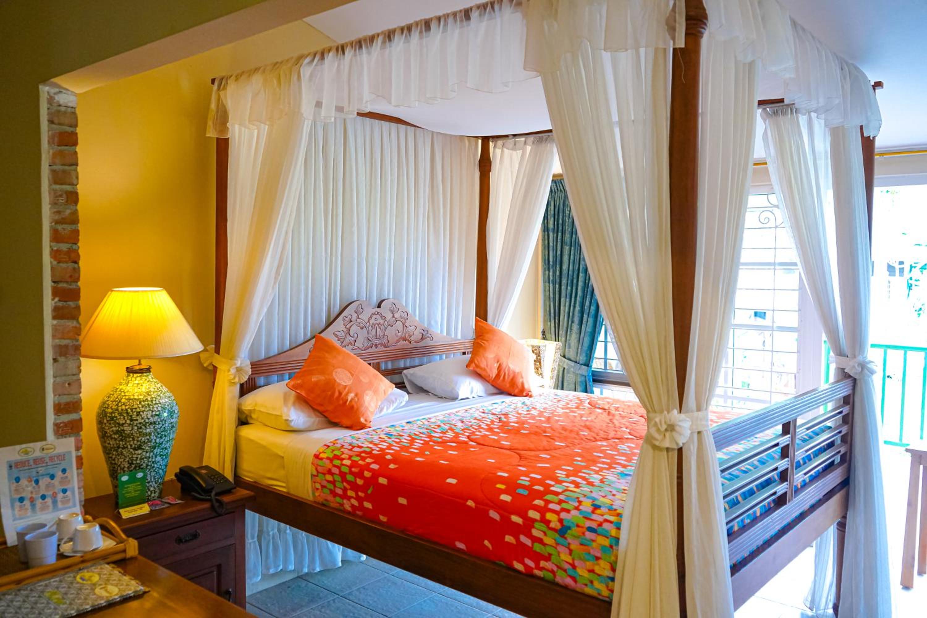 Honeymoon Suite - Photo 5