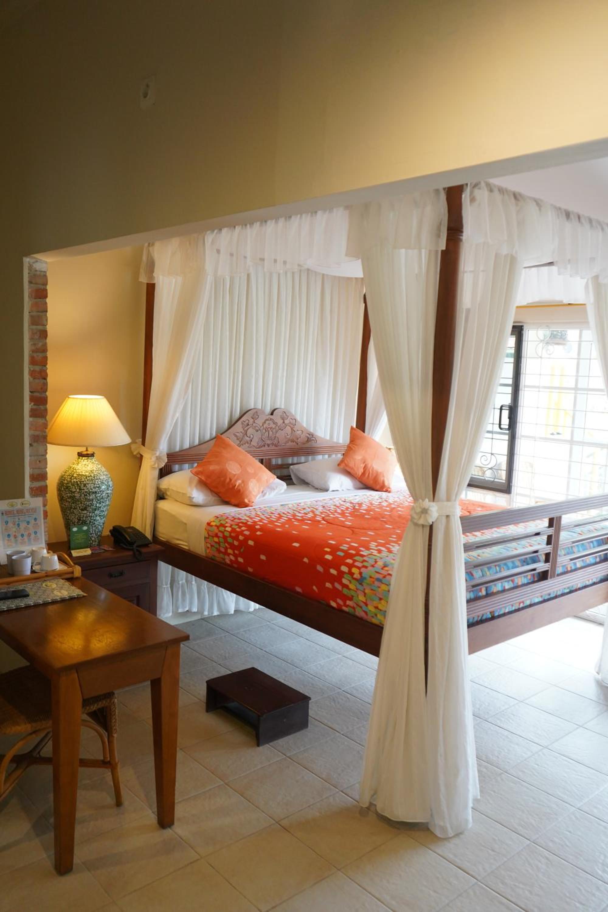 Honeymoon Suite - Photo 7
