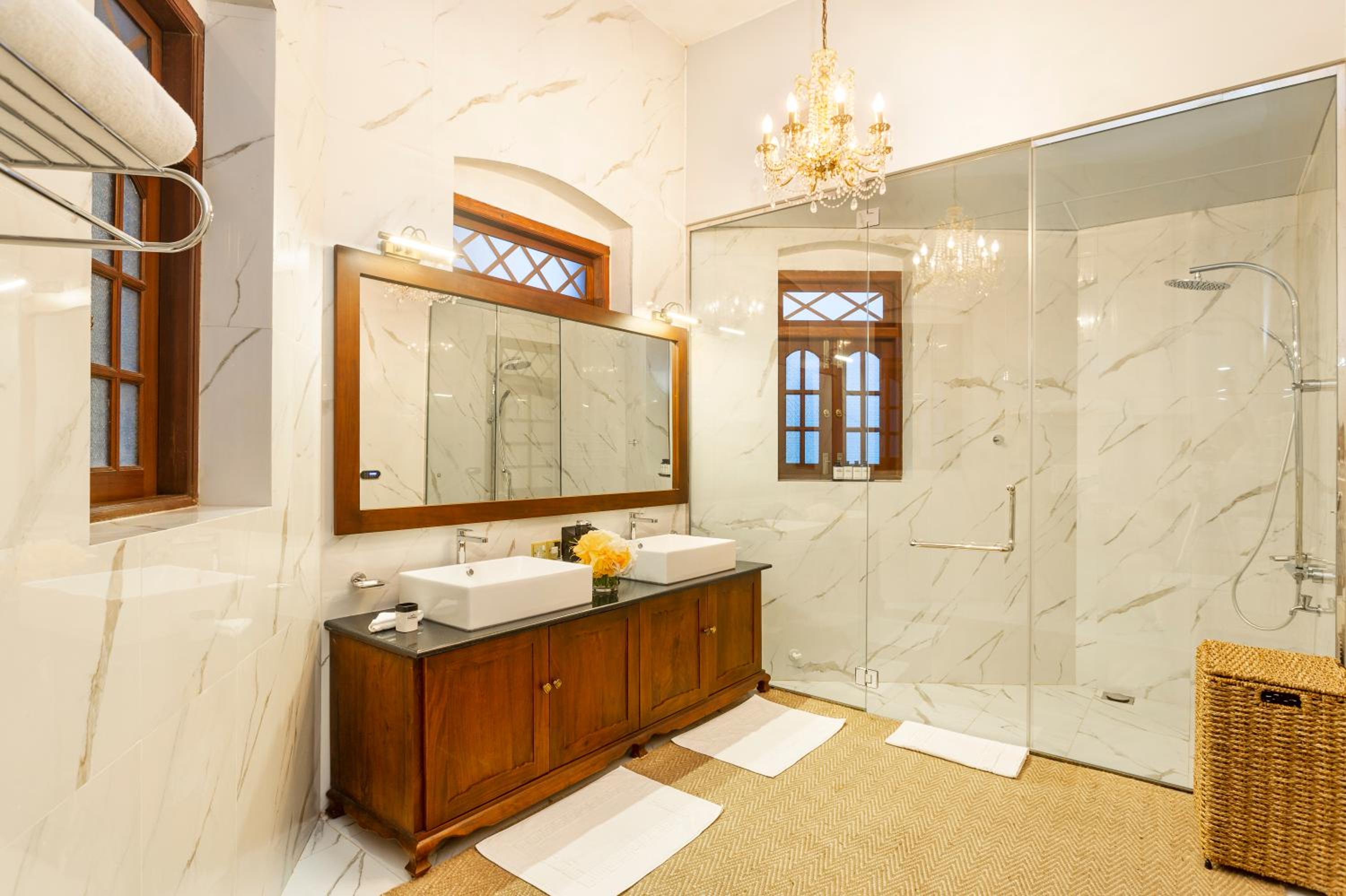 Suite with Lake View - Photo 6