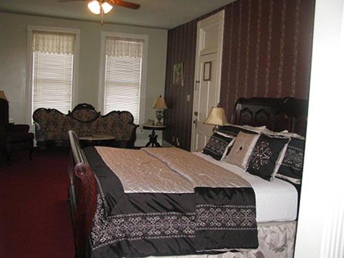 113 King Suite
