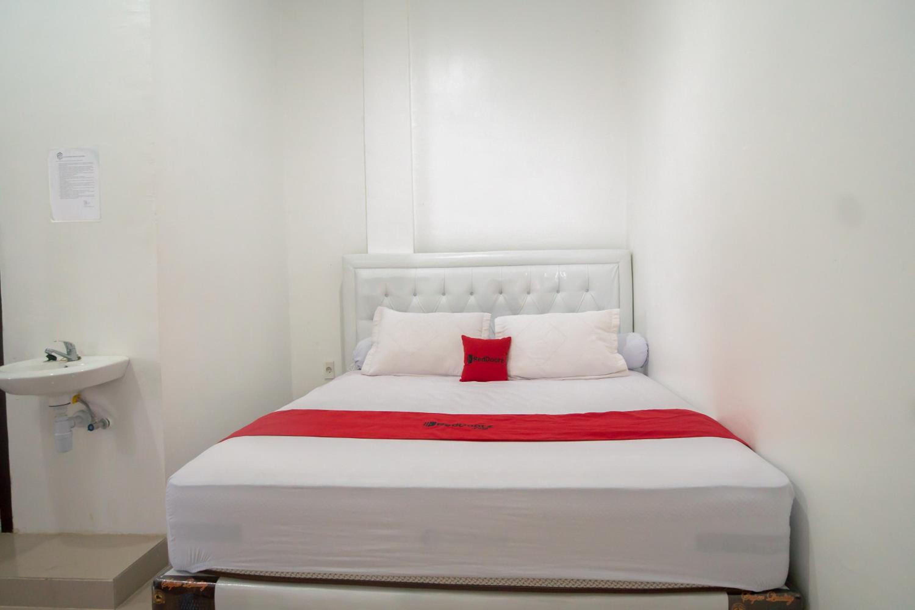 Standard Double Room - Photo 4