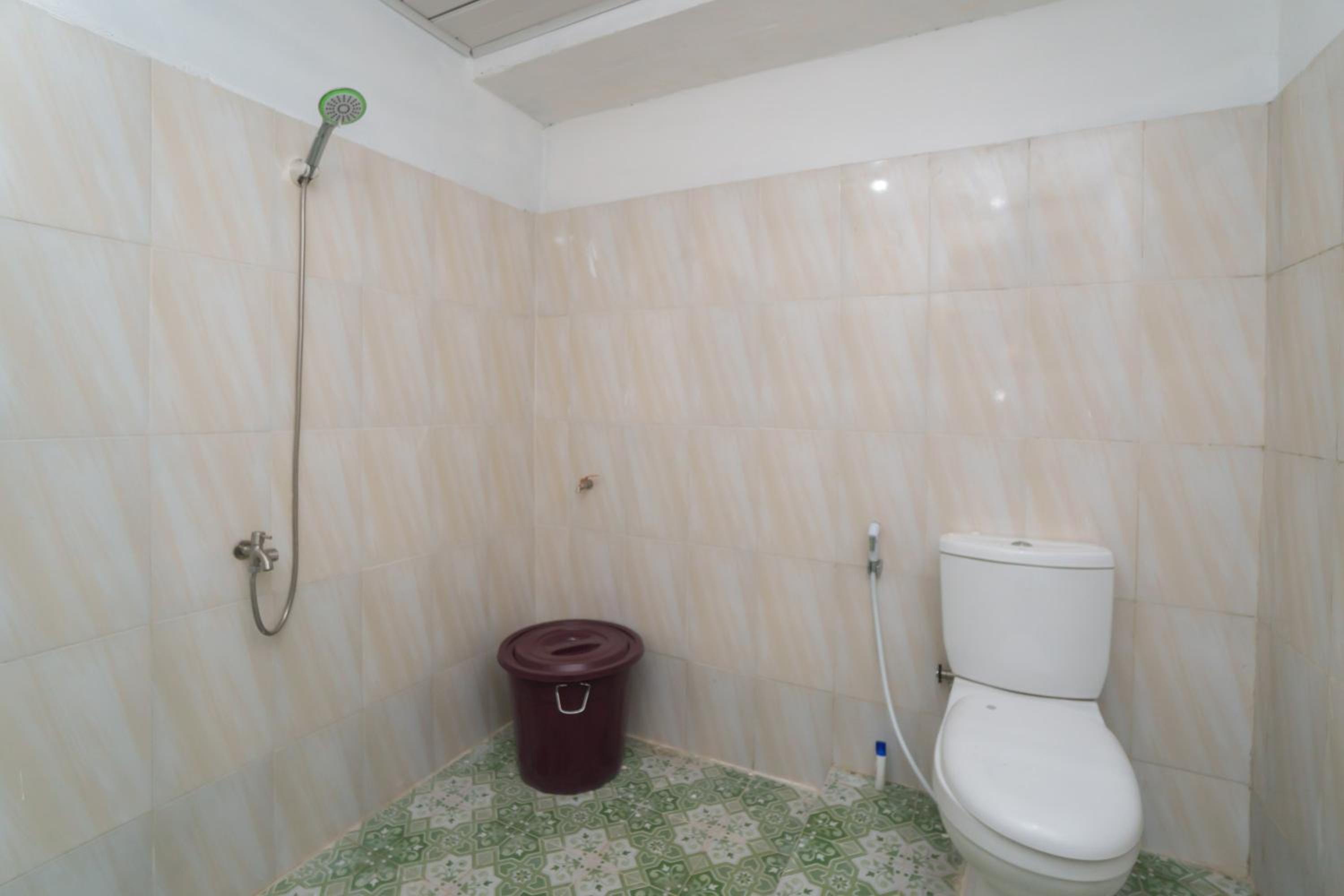Twin Room - Photo 6