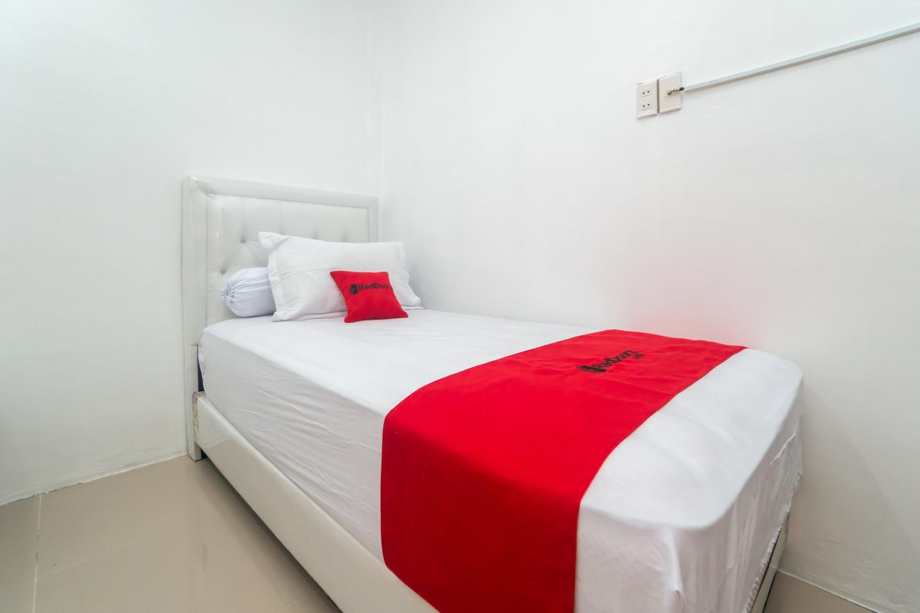 Twin Room - Photo 3