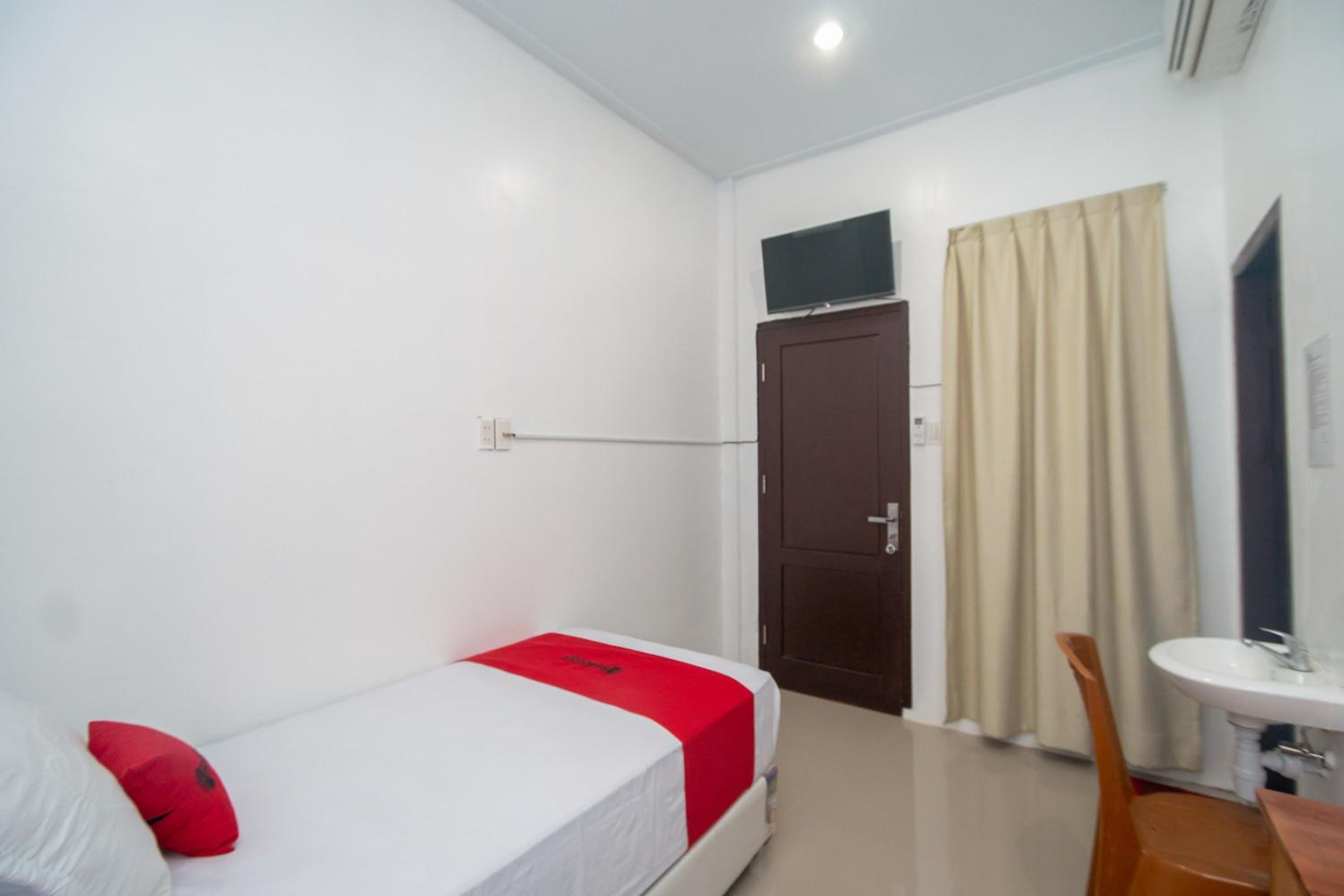 Twin Room - Photo 5