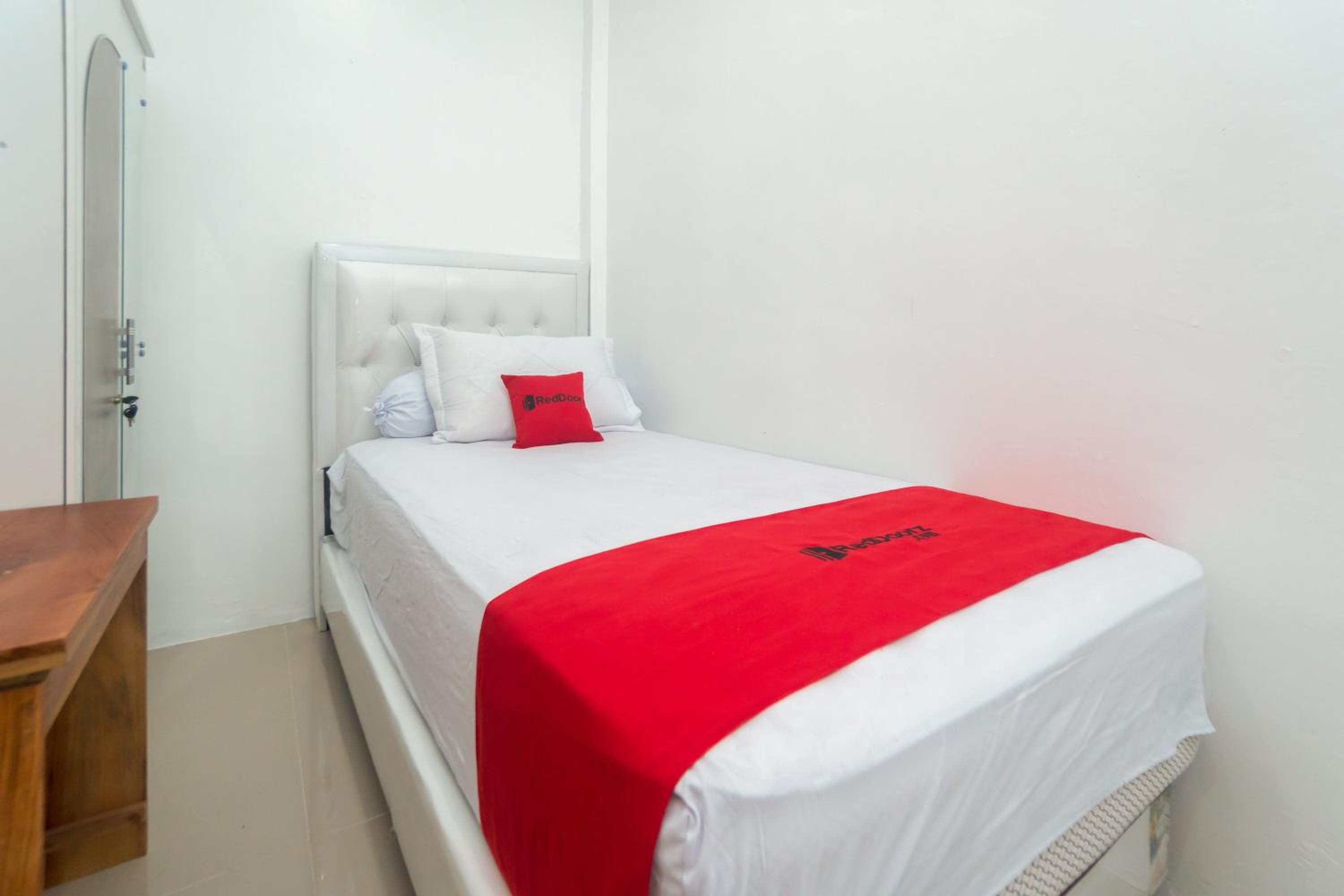 Twin Room - Photo 1