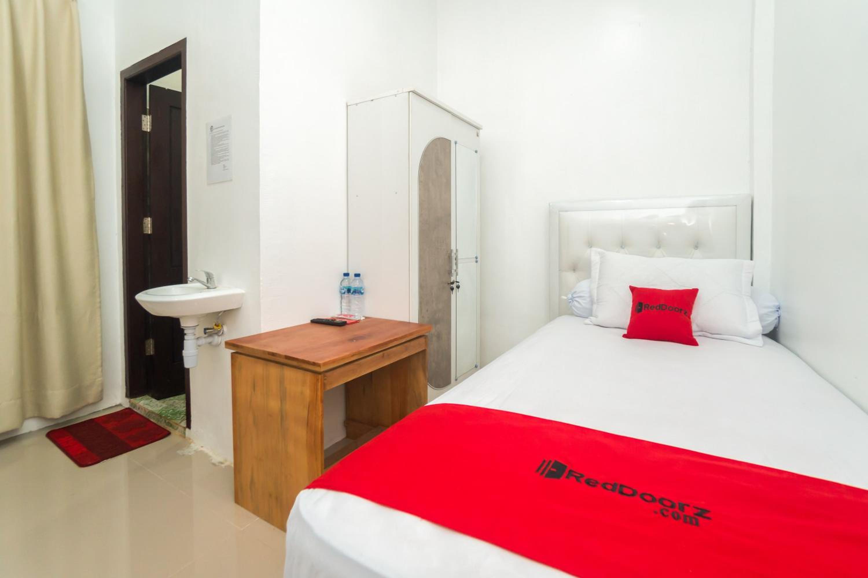 Twin Room - Photo 4