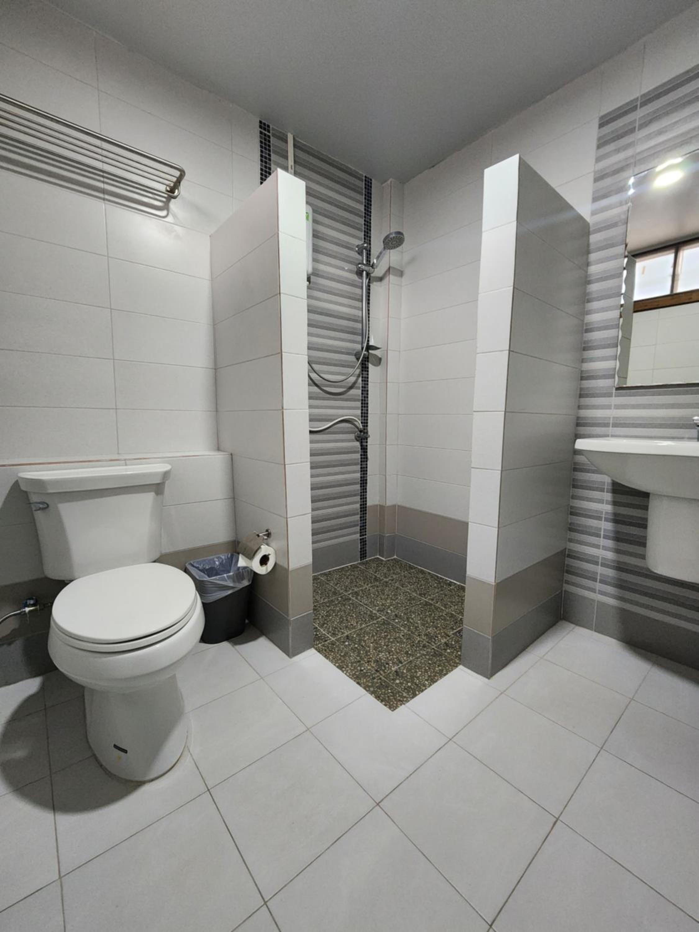 Two-Bedroom Bungalow - Photo 5