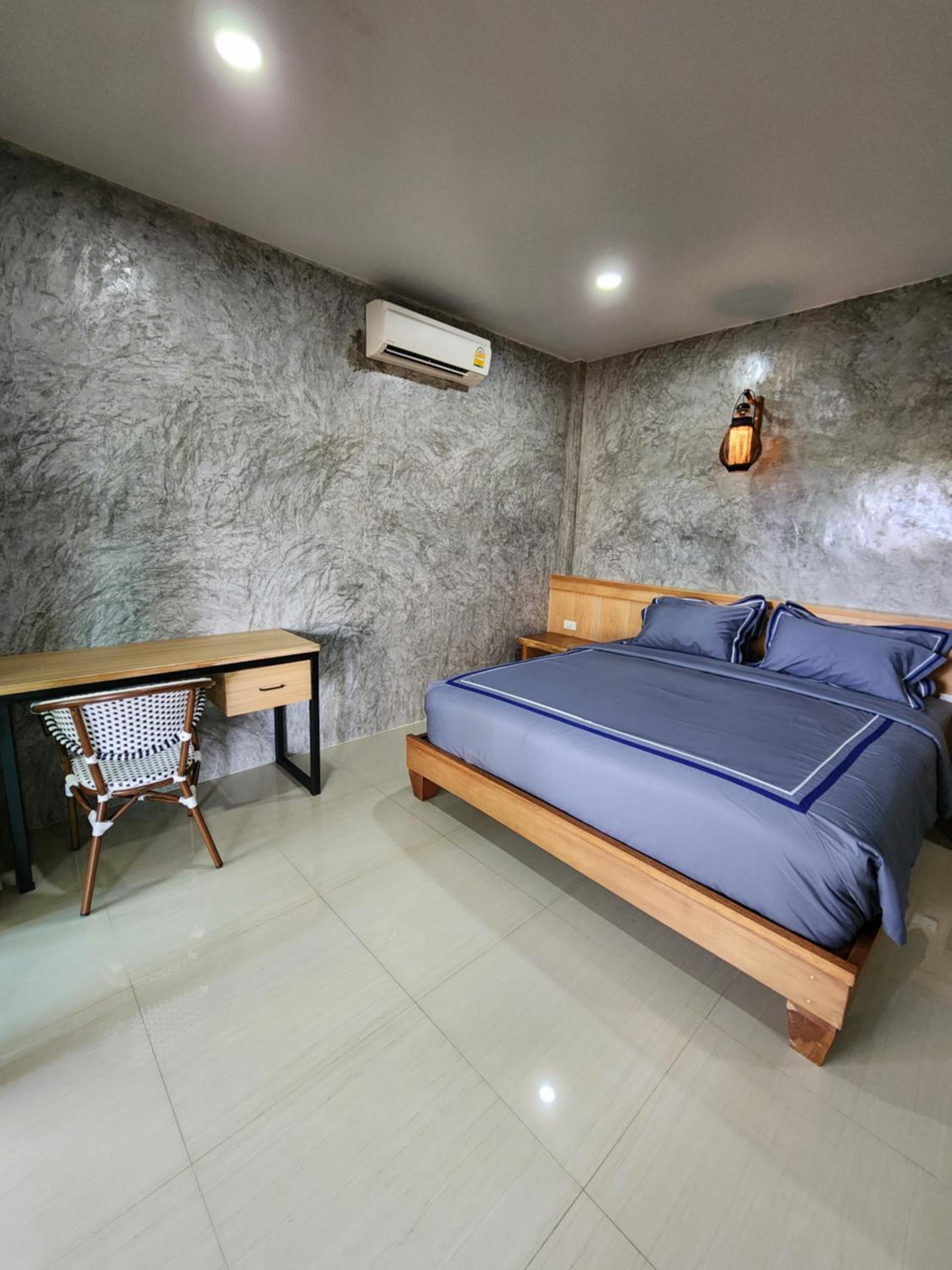Two-Bedroom Bungalow - Photo 4