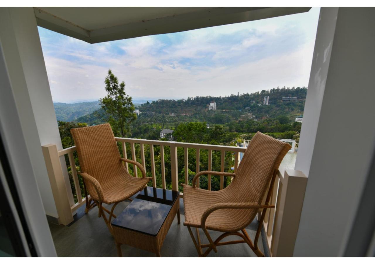 Honeymoon Suite - Photo 10