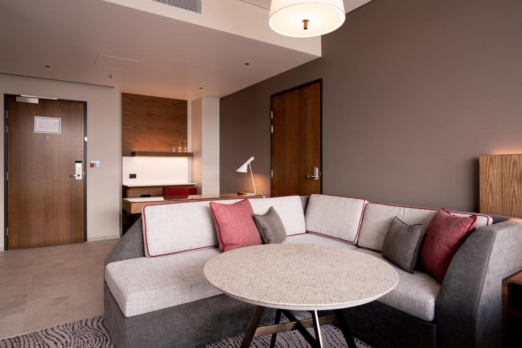 Junior King Suite - Lounge Access - Photo 6