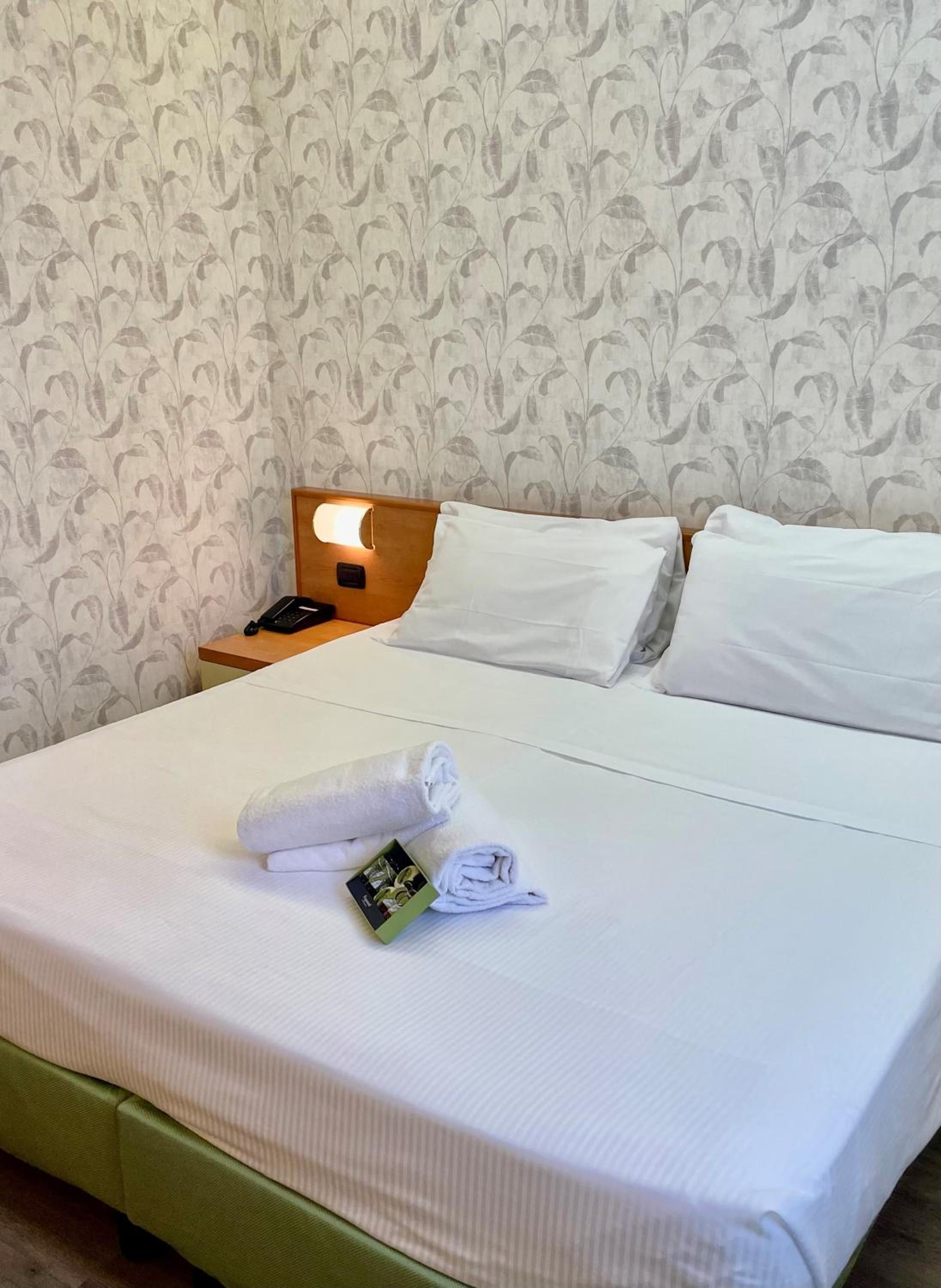 Double Room - Photo 3
