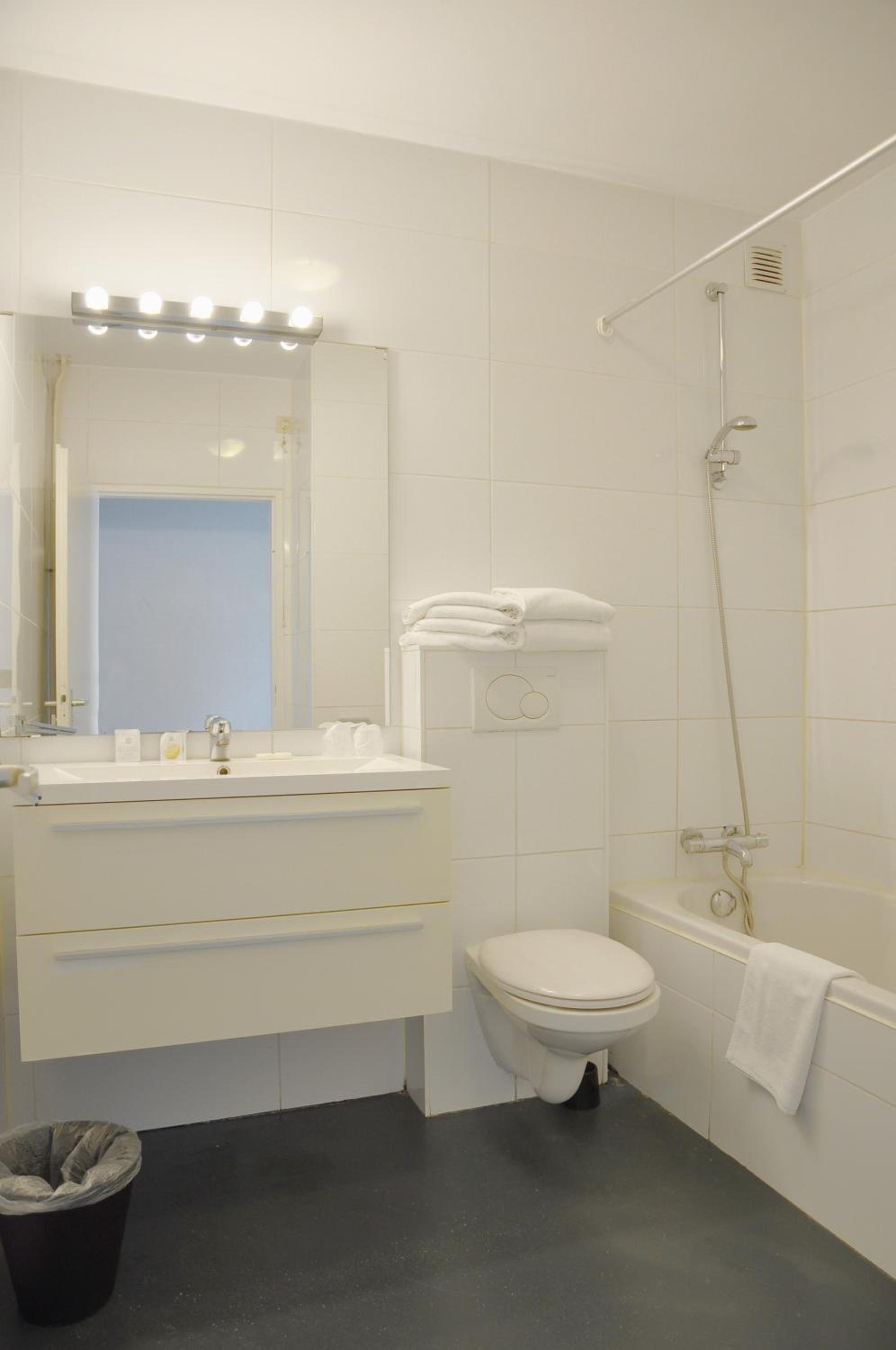 Double Room - Photo 3