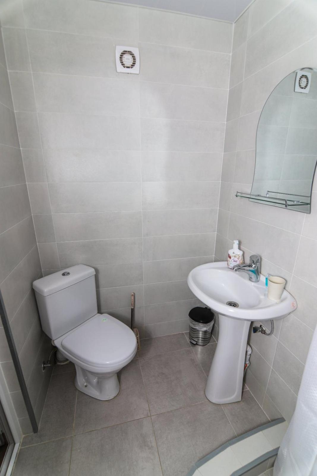 Deluxe Double Room with Extra Bed photo 3