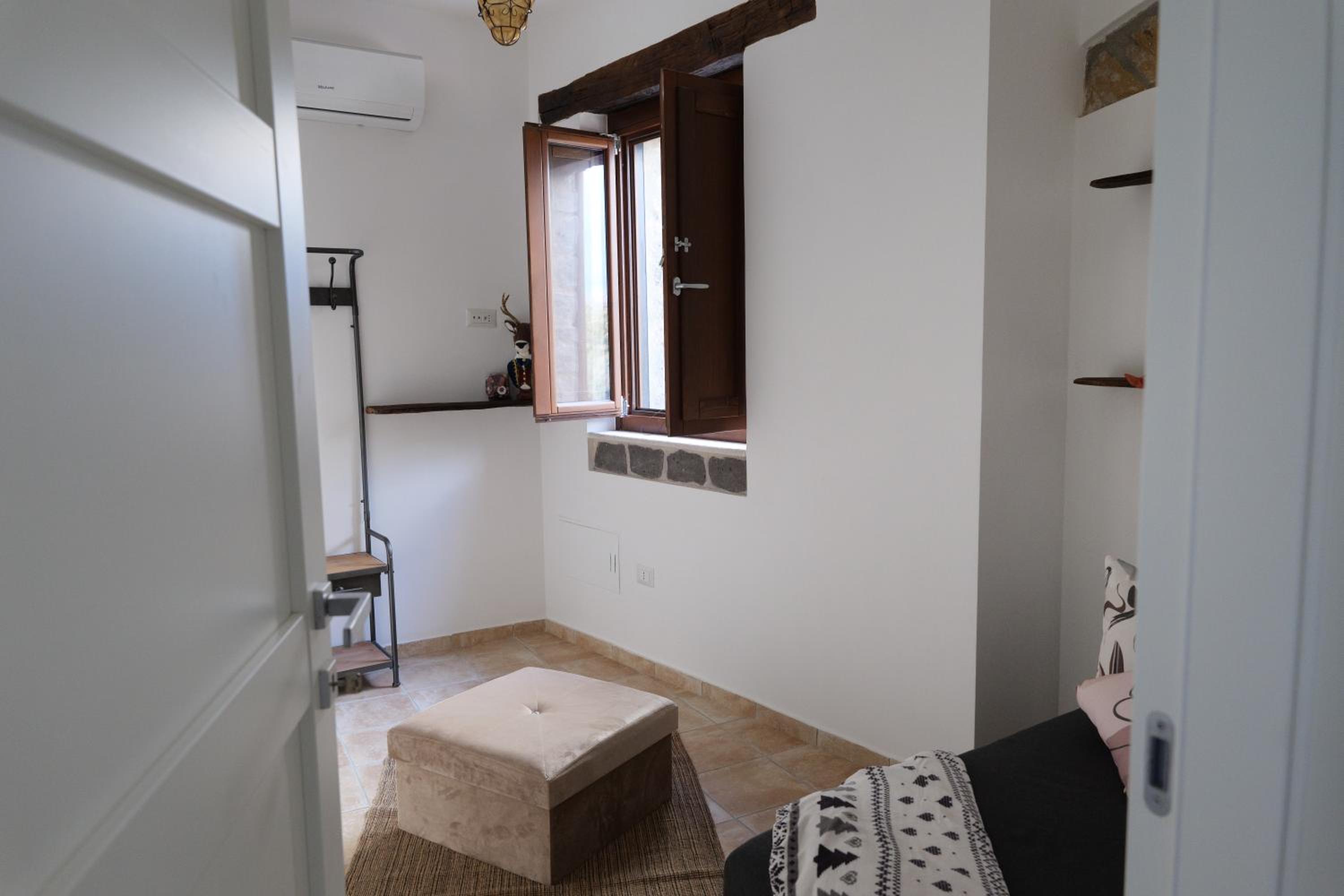 Large Double Room - Photo 9