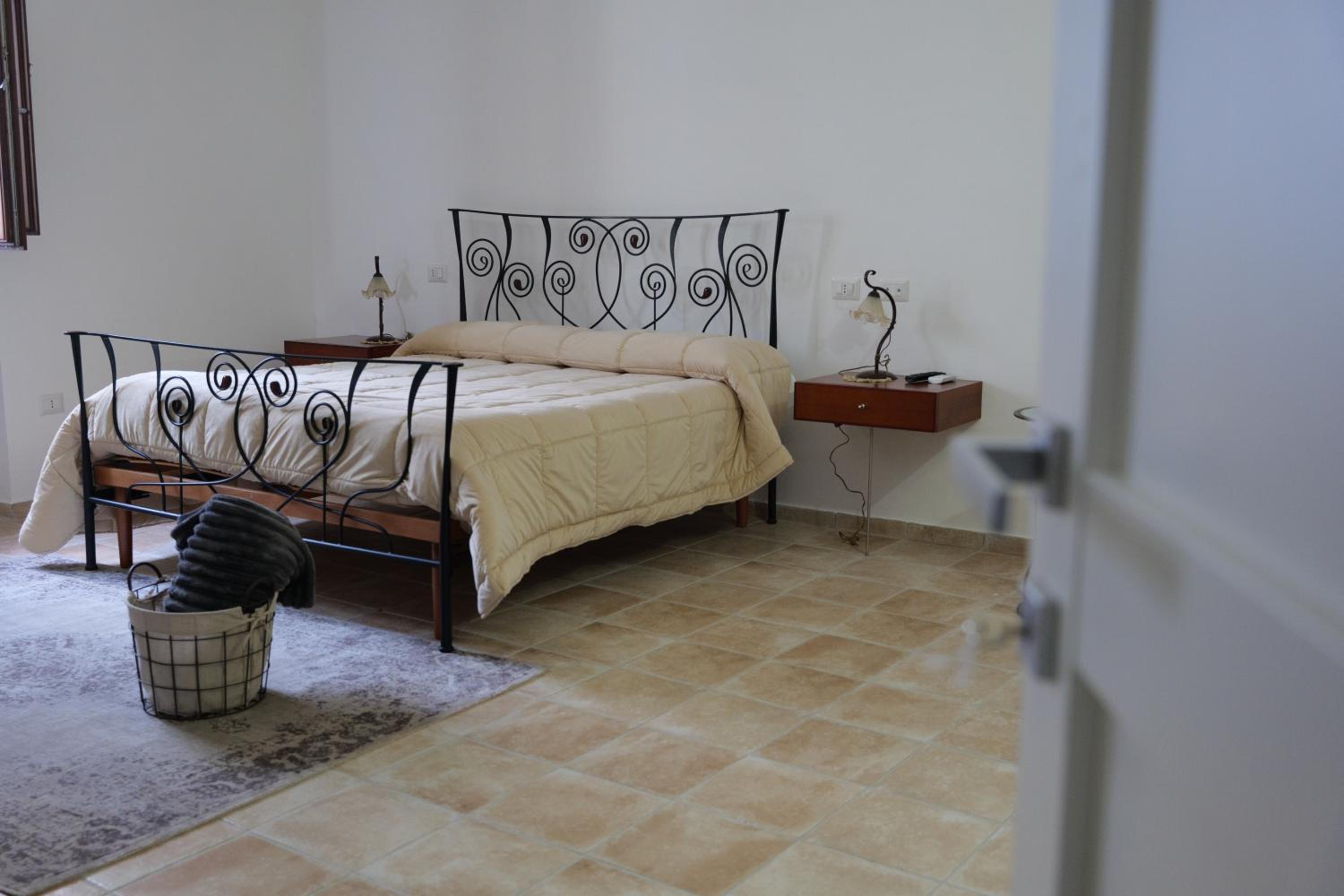 Large Double Room - Photo 15